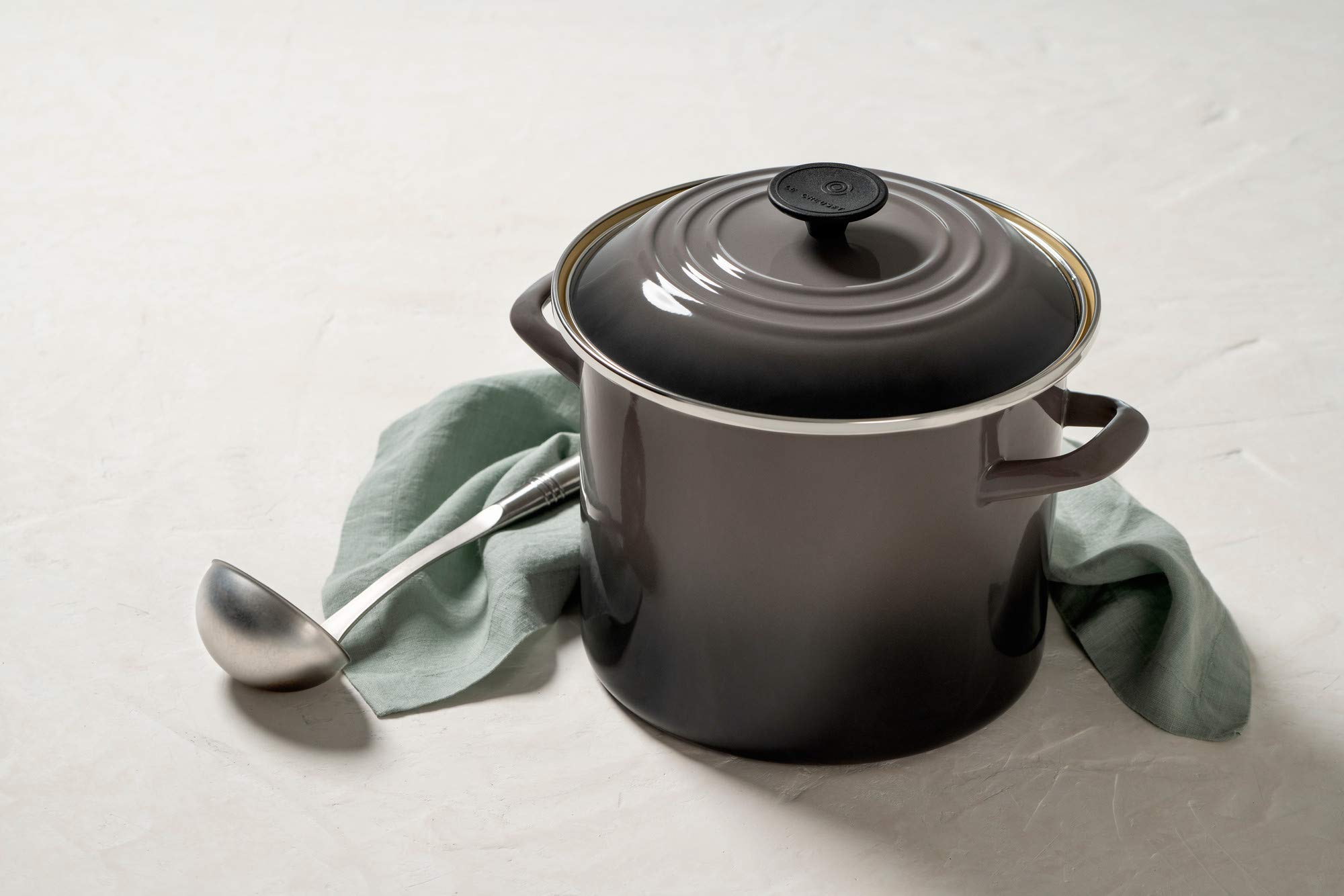 le-creuset-enamel-on-steel-stockpot-8-qt-oyster image 2