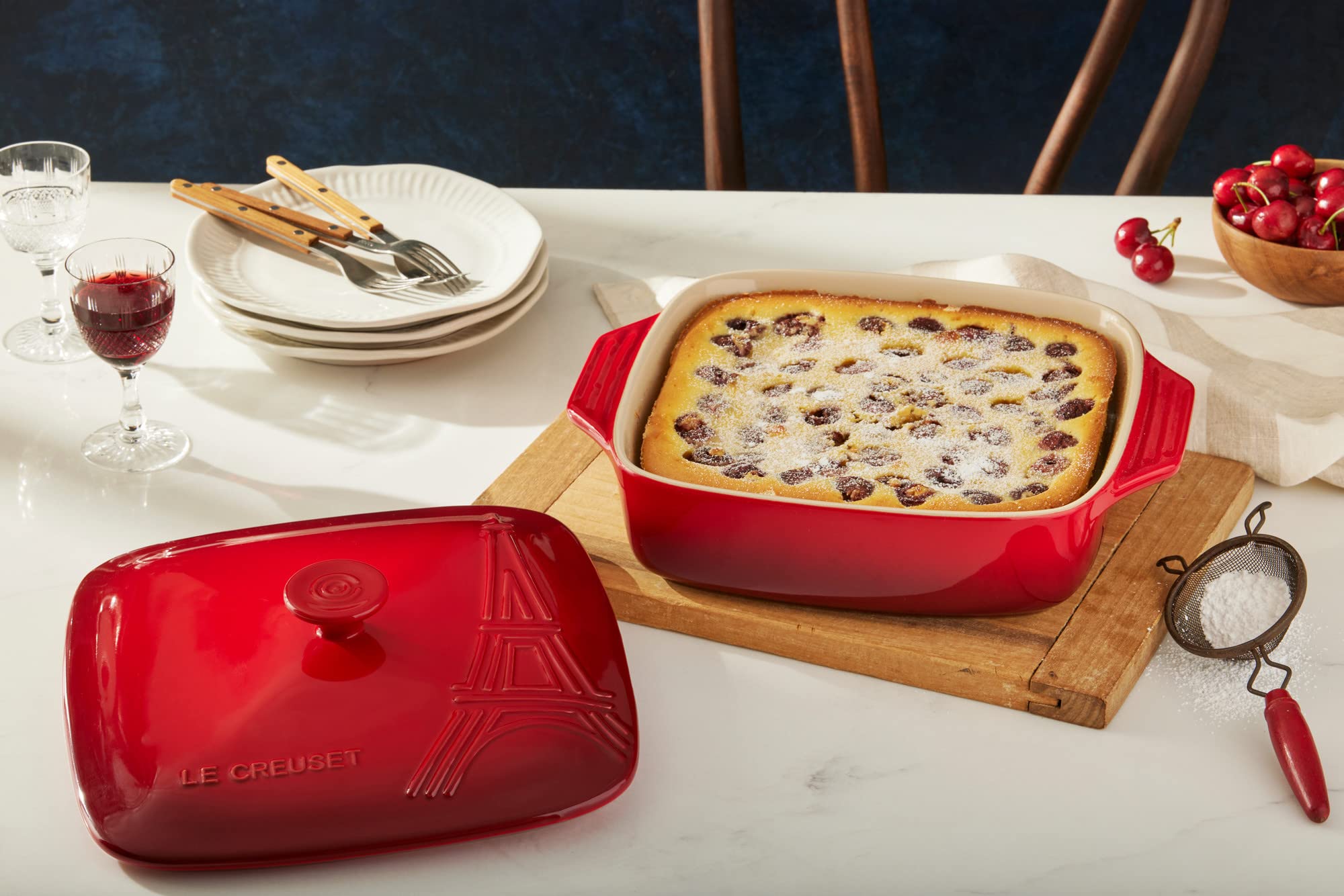 le-creuset-eiffel-tower-stoneware-covered-square-casserole-2-5-qt-9-white-parisi image 2