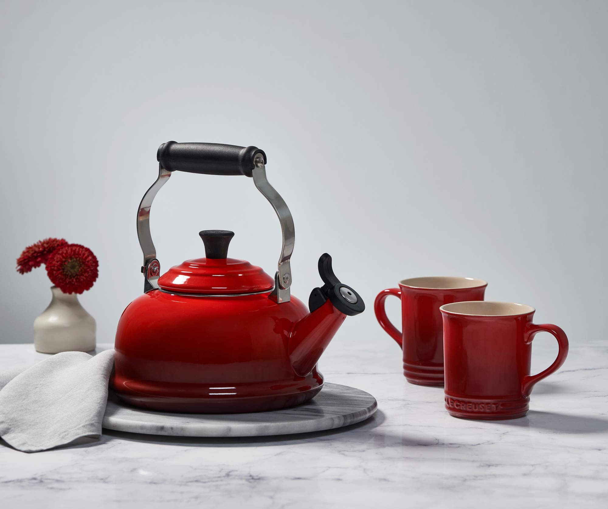 le-creuset-enamel-on-steel-whistling-tea-kettle-1-7-qt-cerise-red image 5