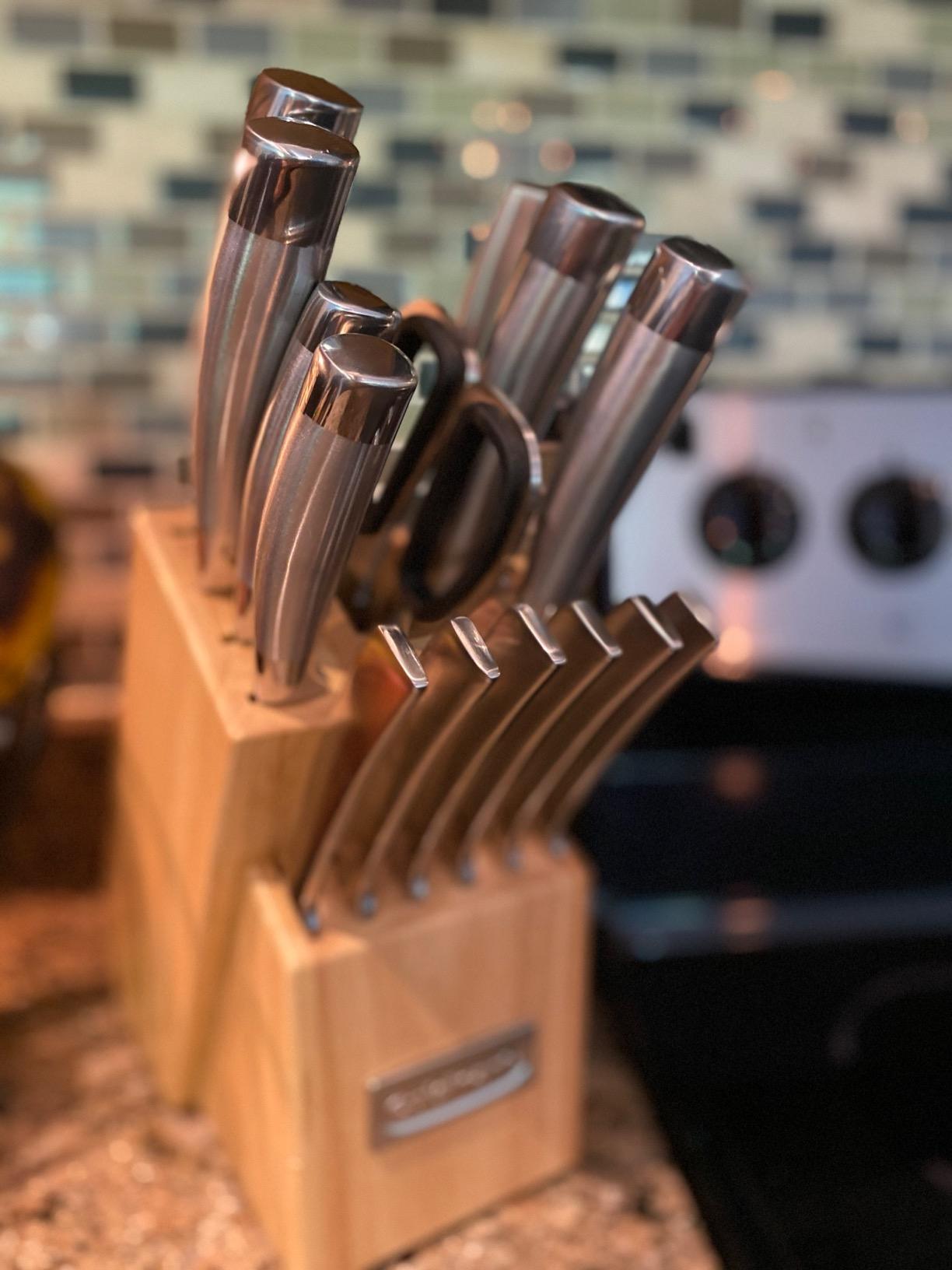 Sharp knives, slight rusting issue