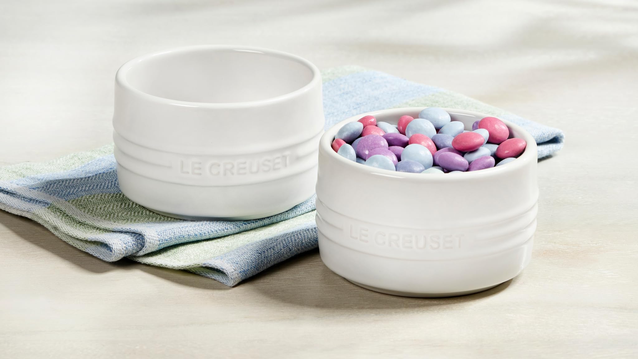 le-creuset-stoneware-round-straight-wall-ramekin-set-of-2-7-oz-each-sea-salt image 4