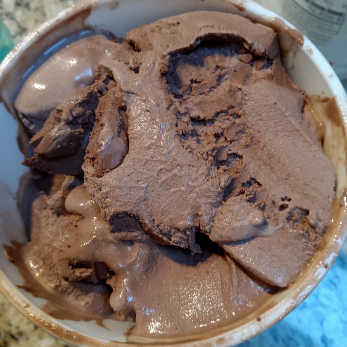 Great ice cream, but bowl needs pre-freezing