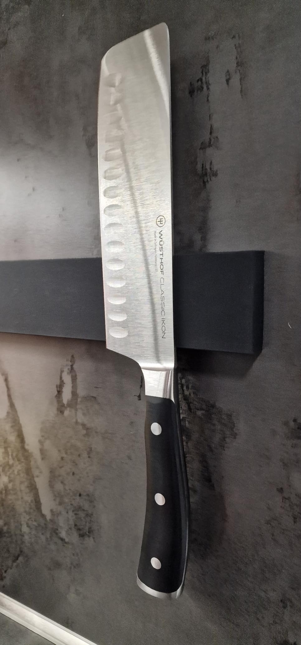 Excellent knife, but handle is slick