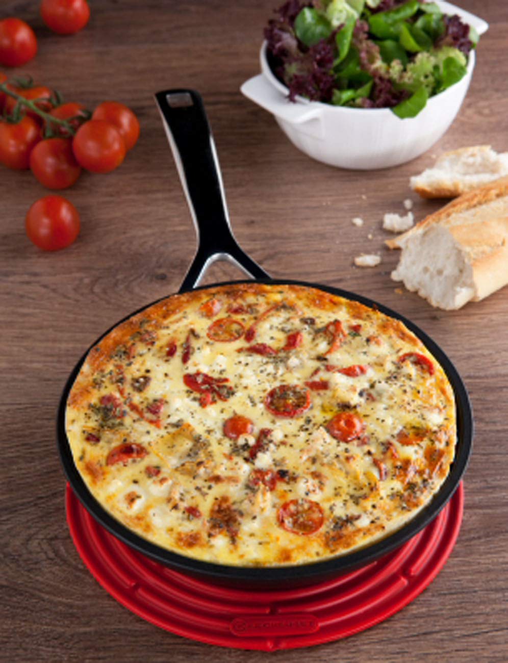 le-creuset-enameled-cast-iron-signature-iron-handle-skillet-11-75-silicone-cool- image 5