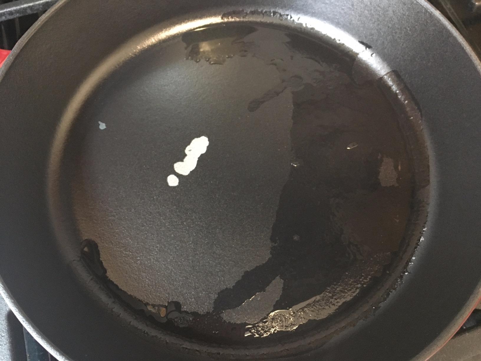 Good pan with a few quirks