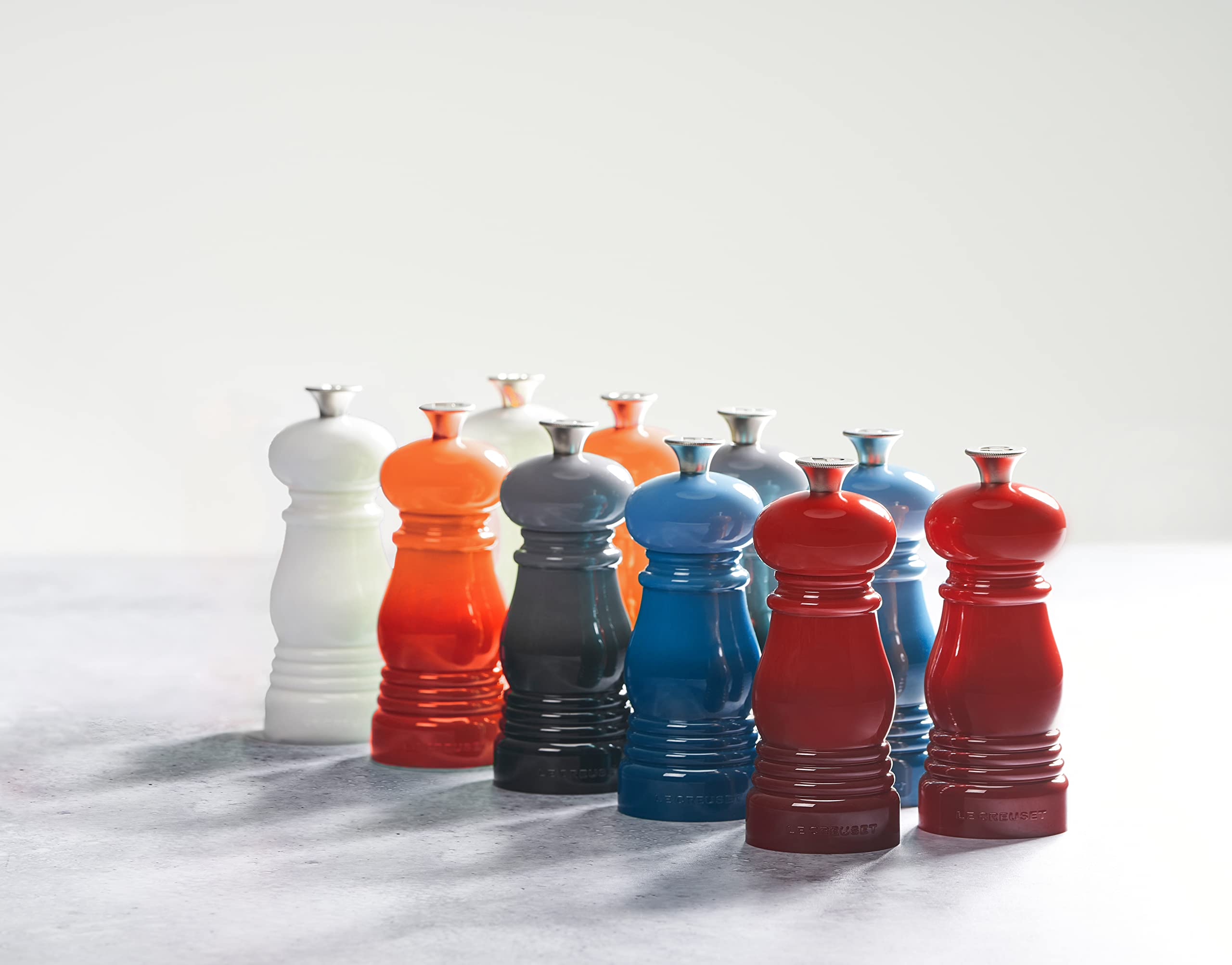 le-creuset-petite-salt-and-pepper-mill-set-5-x-2-each-marseille image 2