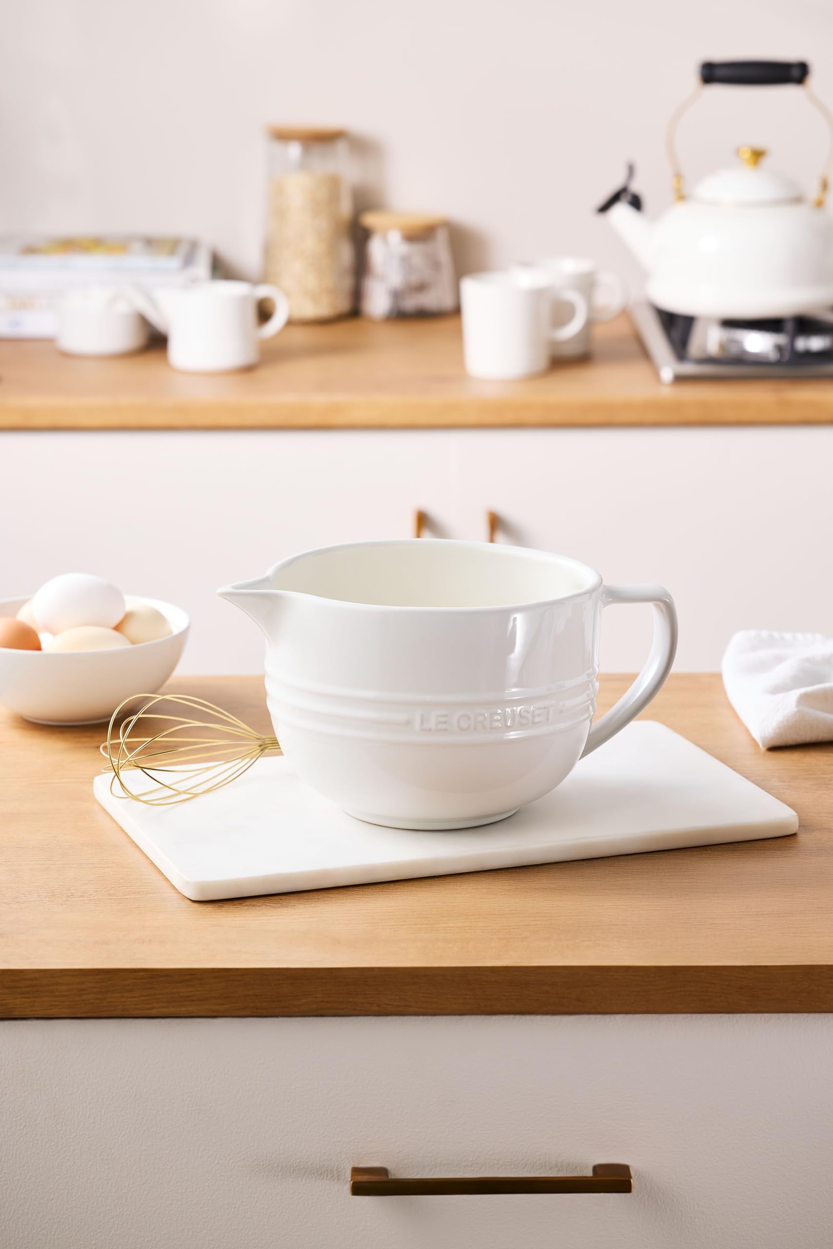 le-creuset-stoneware-signature-batter-bowl-3-25qt-cerise image 7