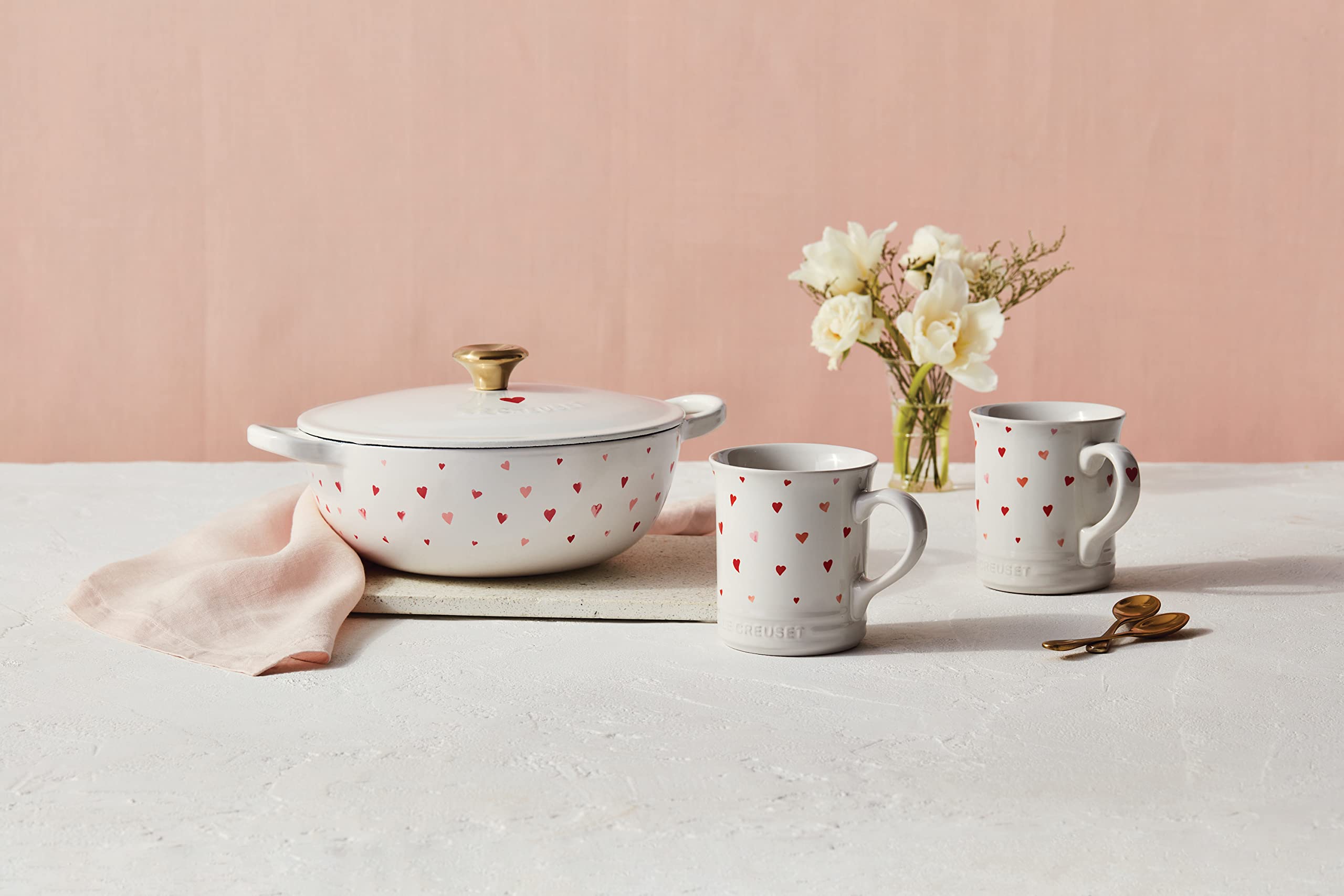 le-creuset-l-amour-enameled-cast-iron-soup-pot-2-75-qt-white-with-heart-applique image 6