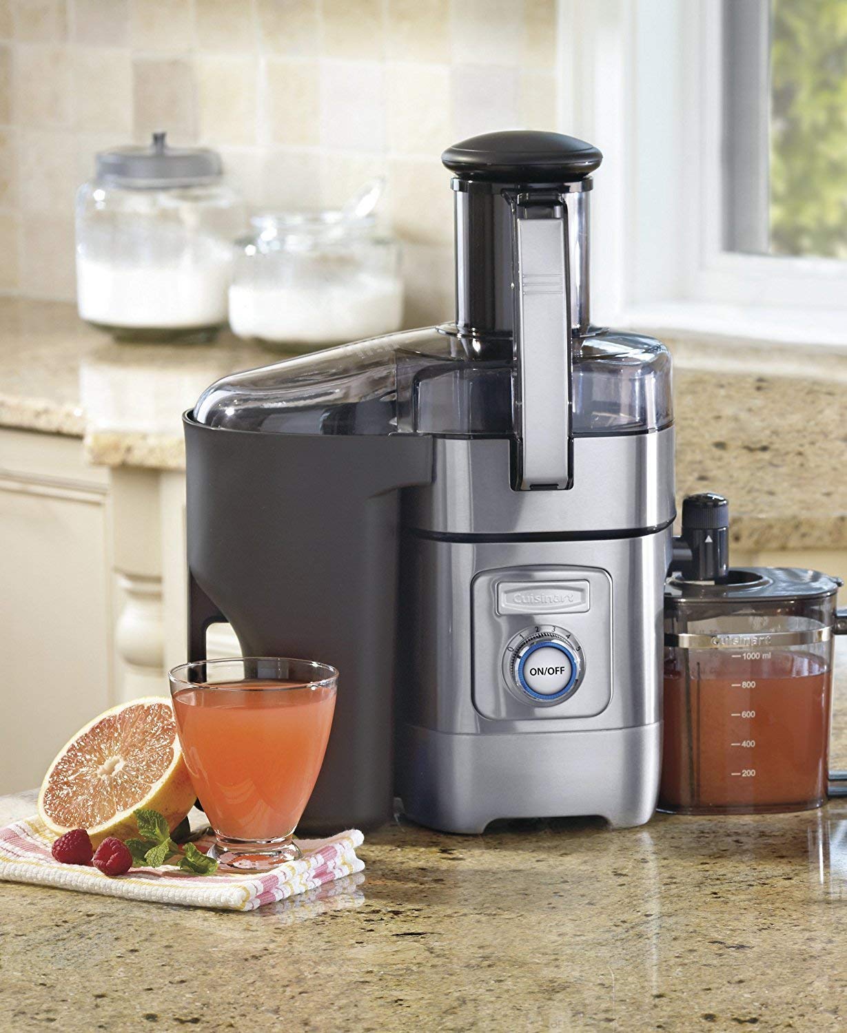 cuisinart-cje-1000p-die-cast-juice-extractor-1000-watt-5-speed-with-3-inch-feed- image 4