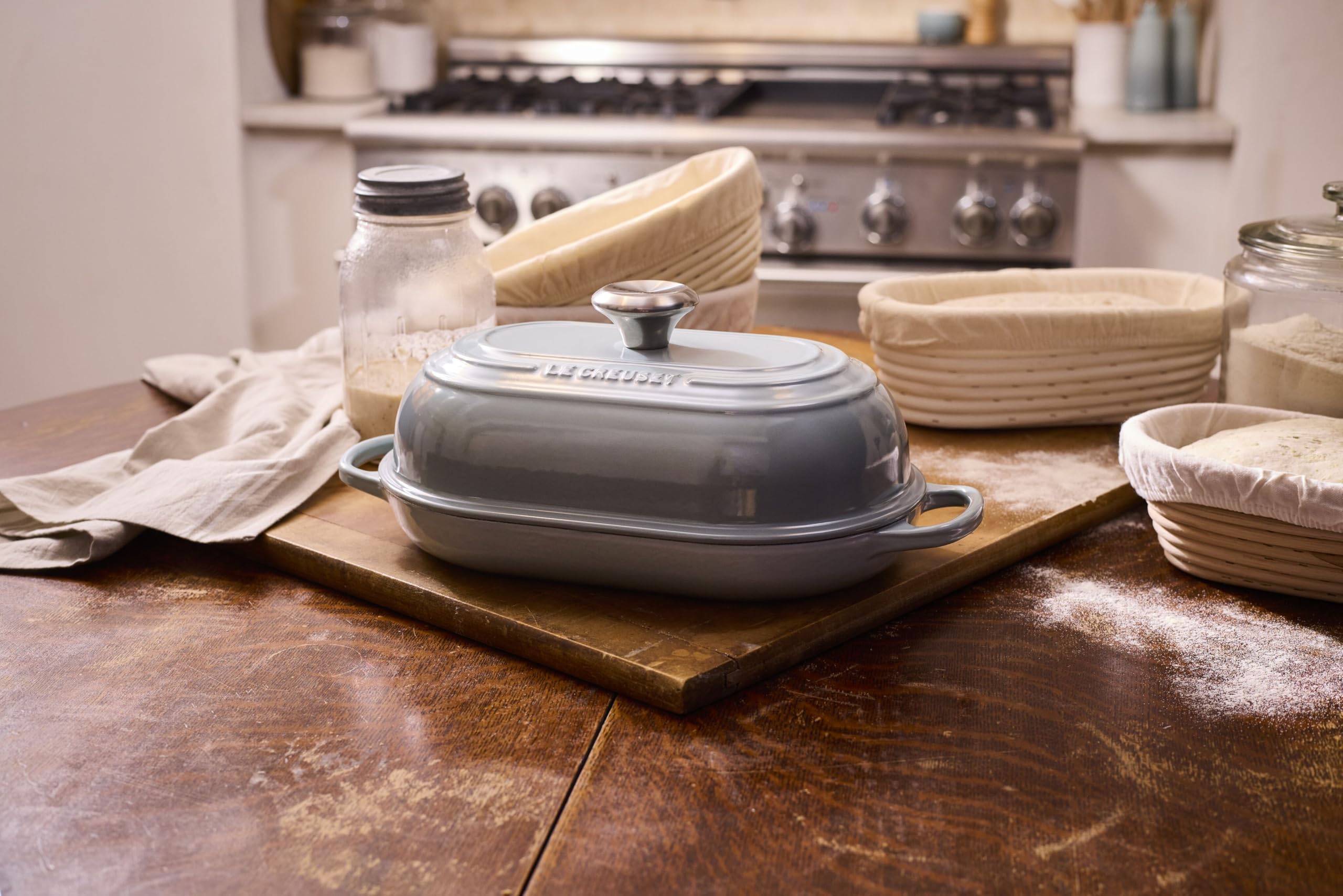 le-creuset-signature-oval-bread-oven-11-5-inch-sea-salt image 7