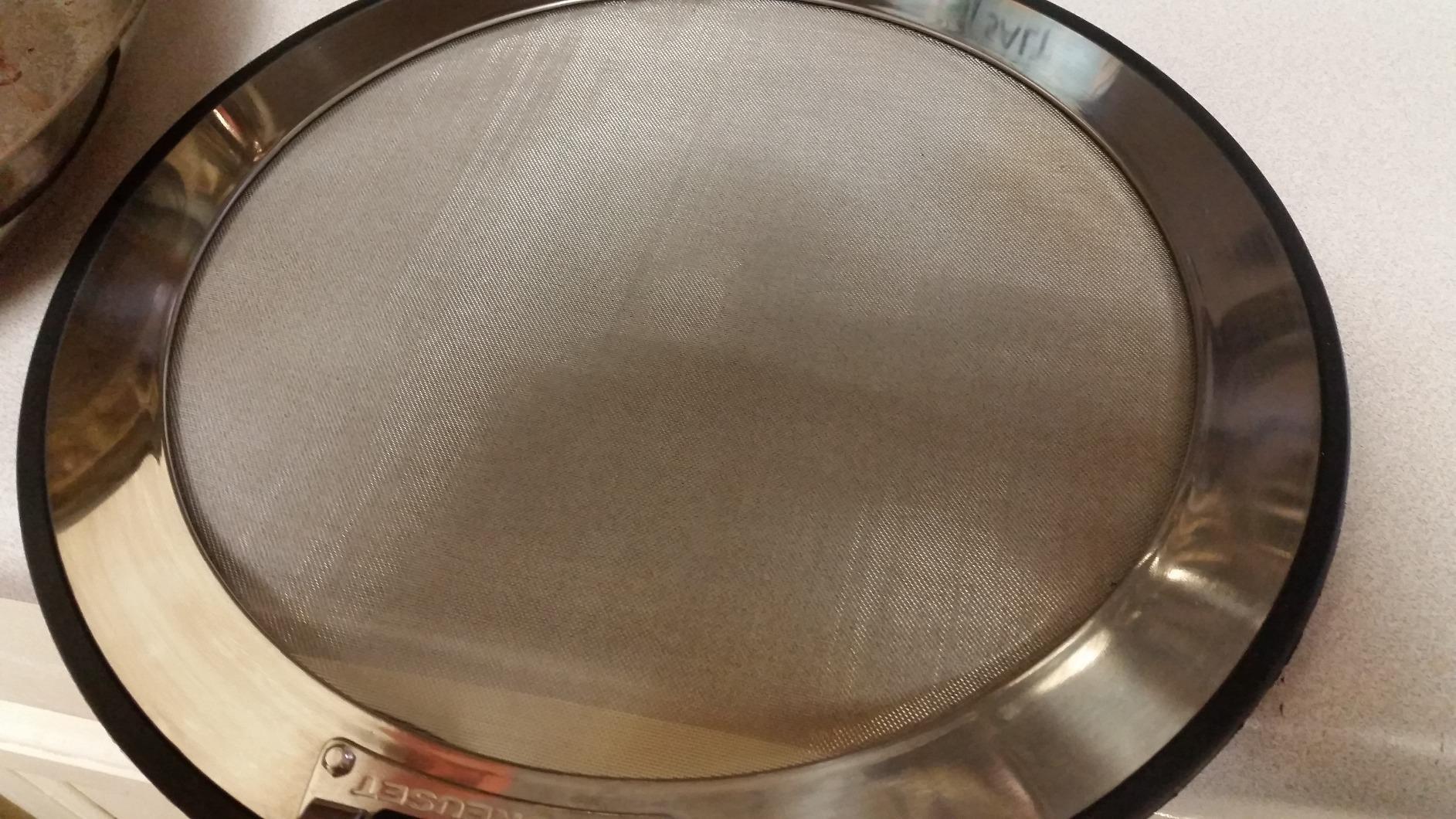 Keeps stove clean
