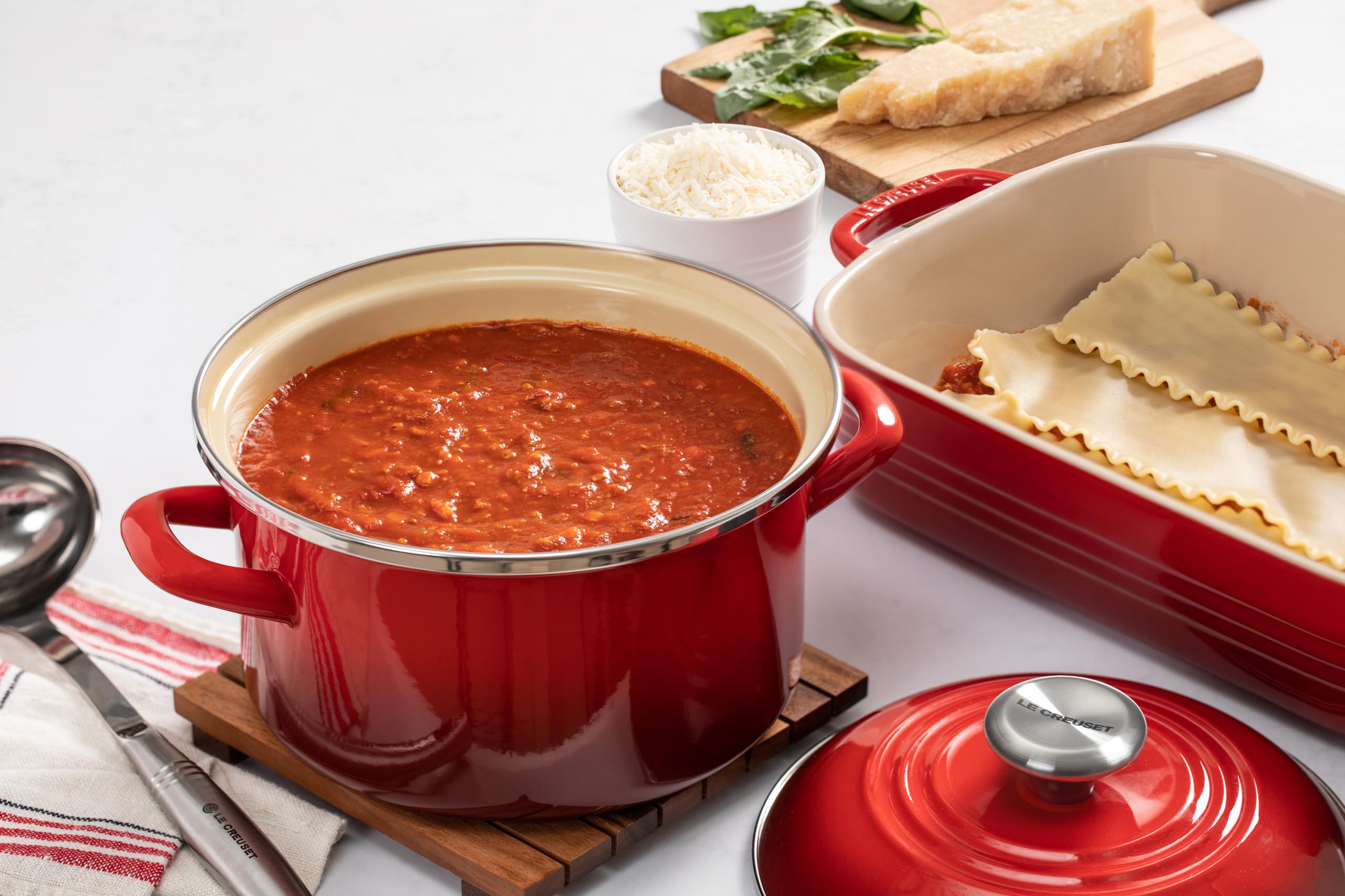 le-creuset-enamel-on-steel-traditional-petite-stockpot-3-8qt-cerise image 6