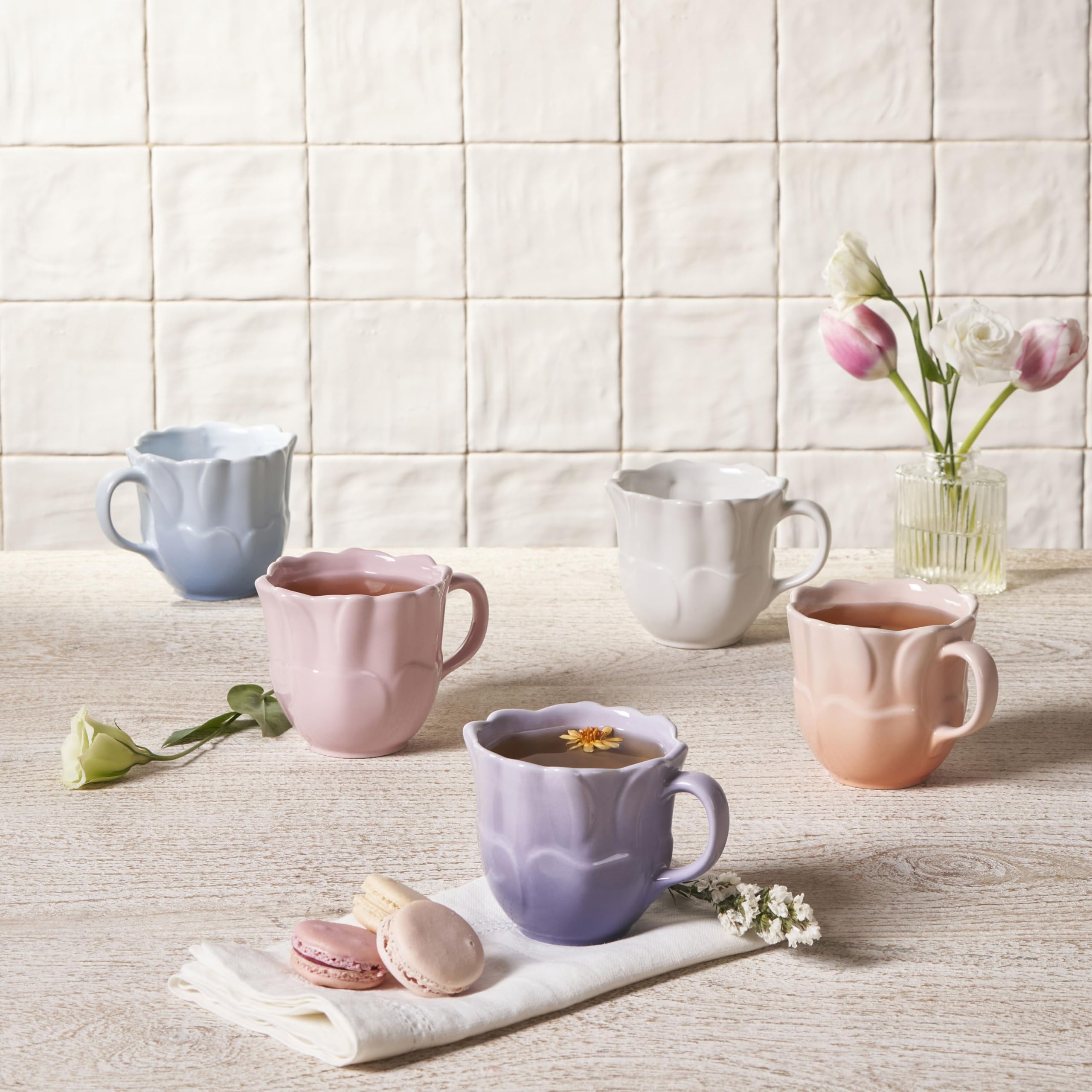 le-creuset-stoneware-petal-mug-11-oz-white image 5