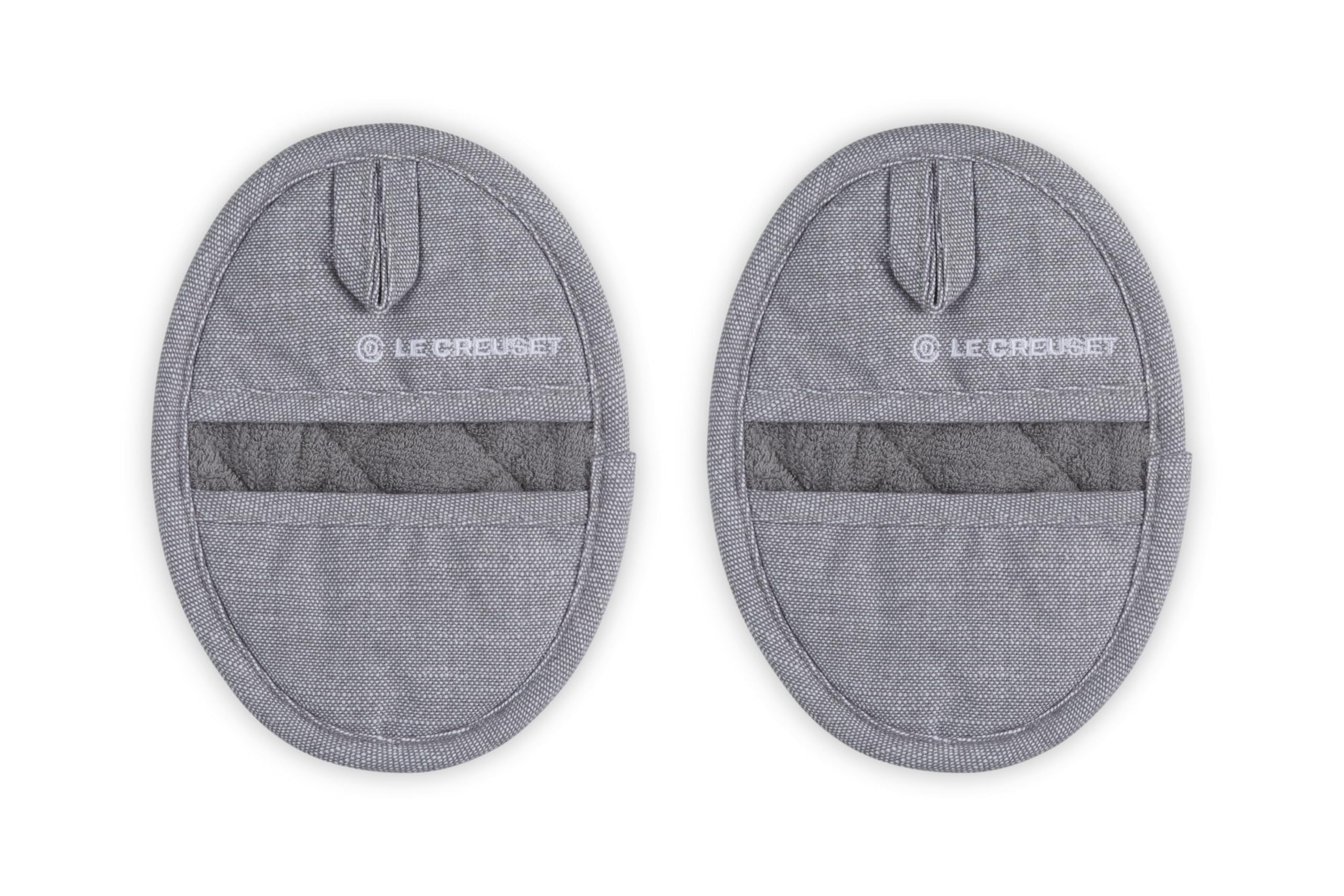 le-creuset-set-of-2-silicone-pot-grips-noir image 8