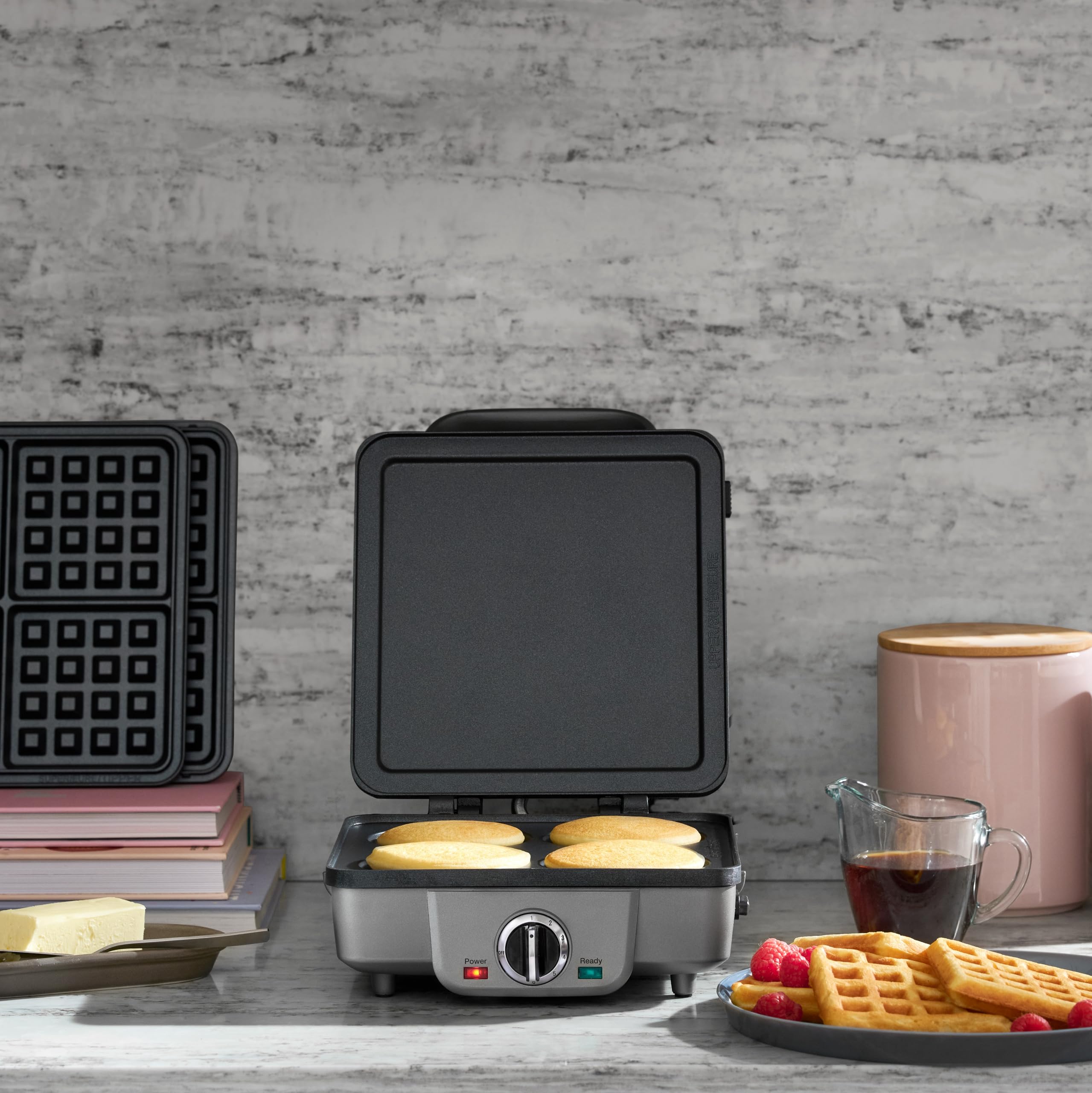 cuisinart-belgian-waffle-maker-with-pancake-plates-6-browning-levels-waf-300p1 image 6