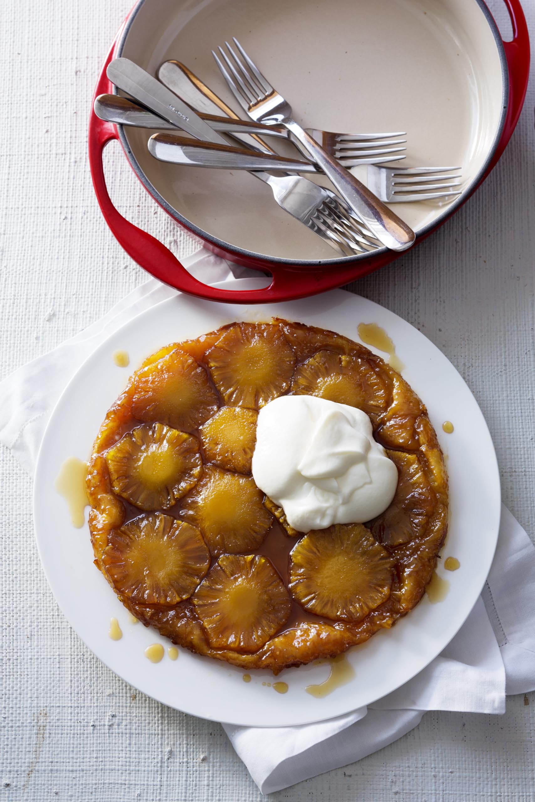 le-creuset-heritage-tarte-tatin-dish-2-quart-cerise image 6