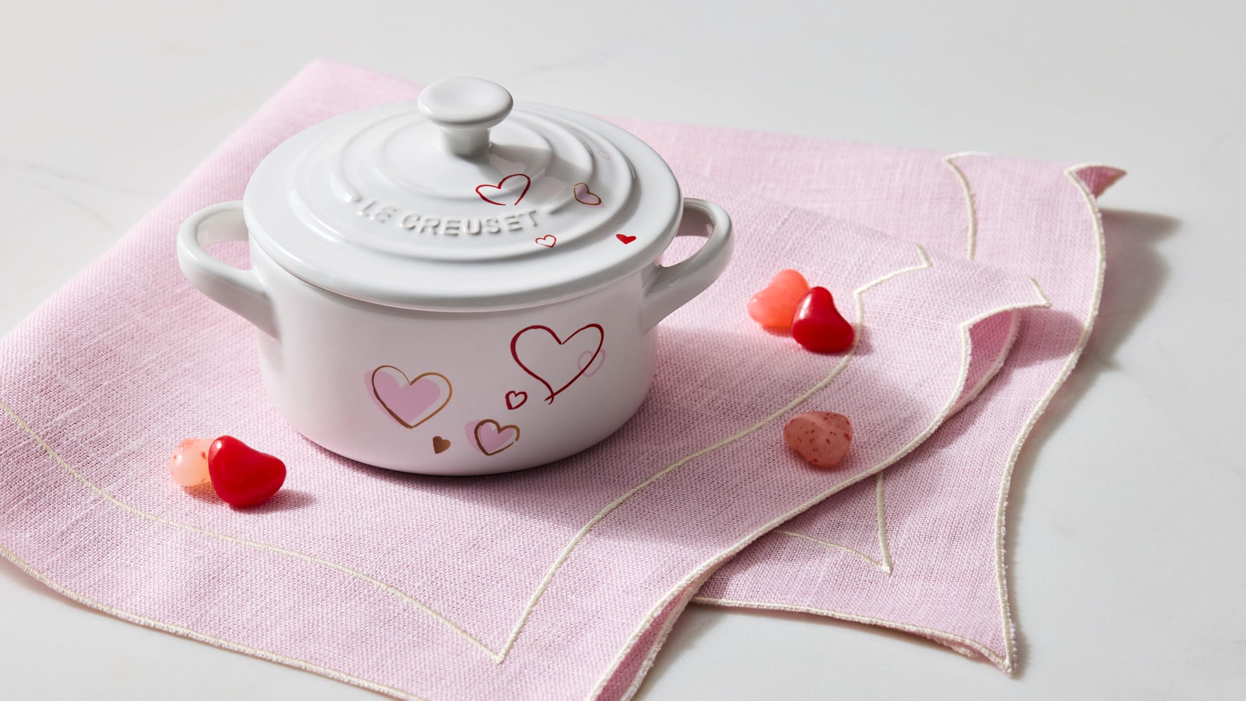 le-creuset-mon-coeur-collection-stoneware-classic-round-mini-cocotte-8-oz-white- image 5