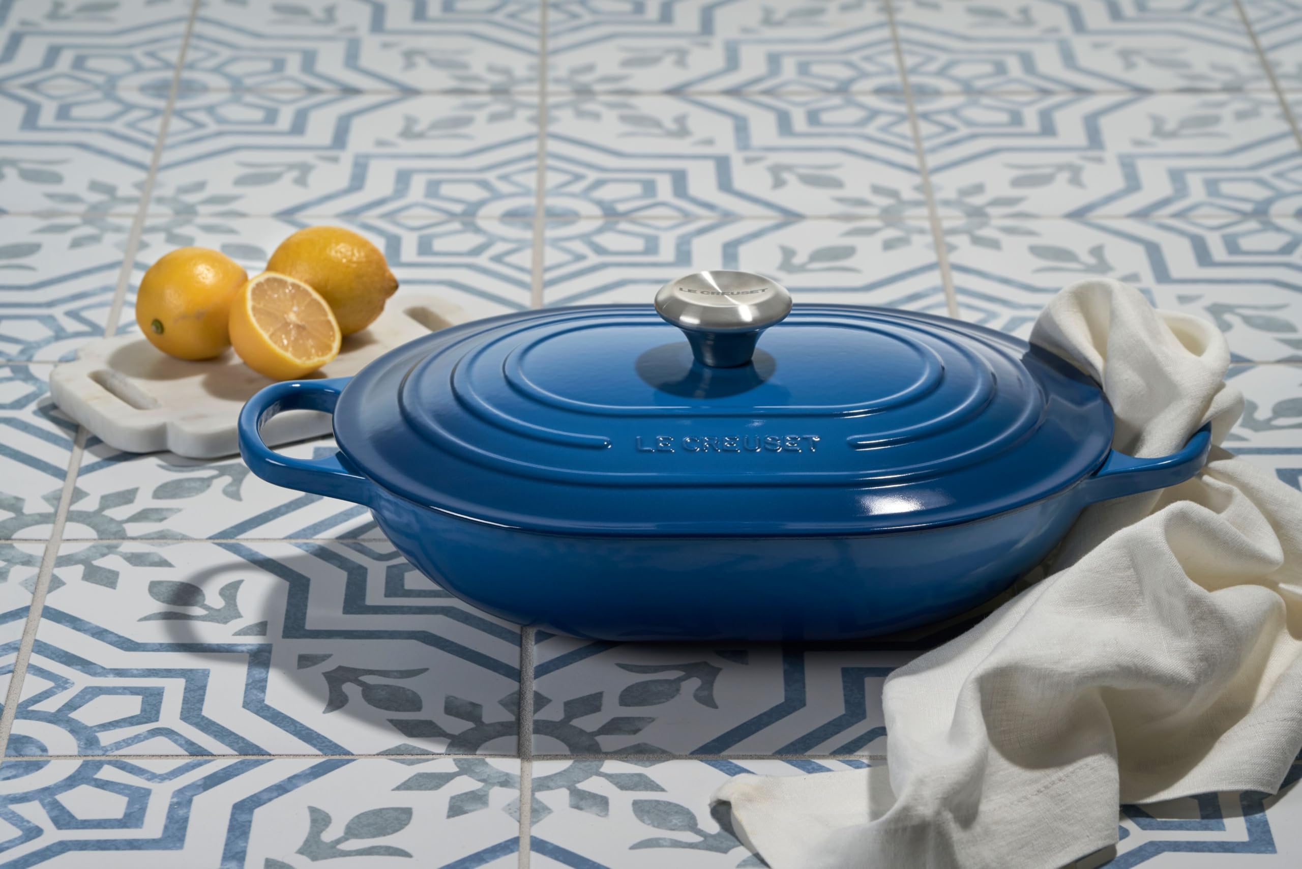 le-creuset-enameled-cast-iron-signature-oval-casserole-3-75-qt-olive image 6