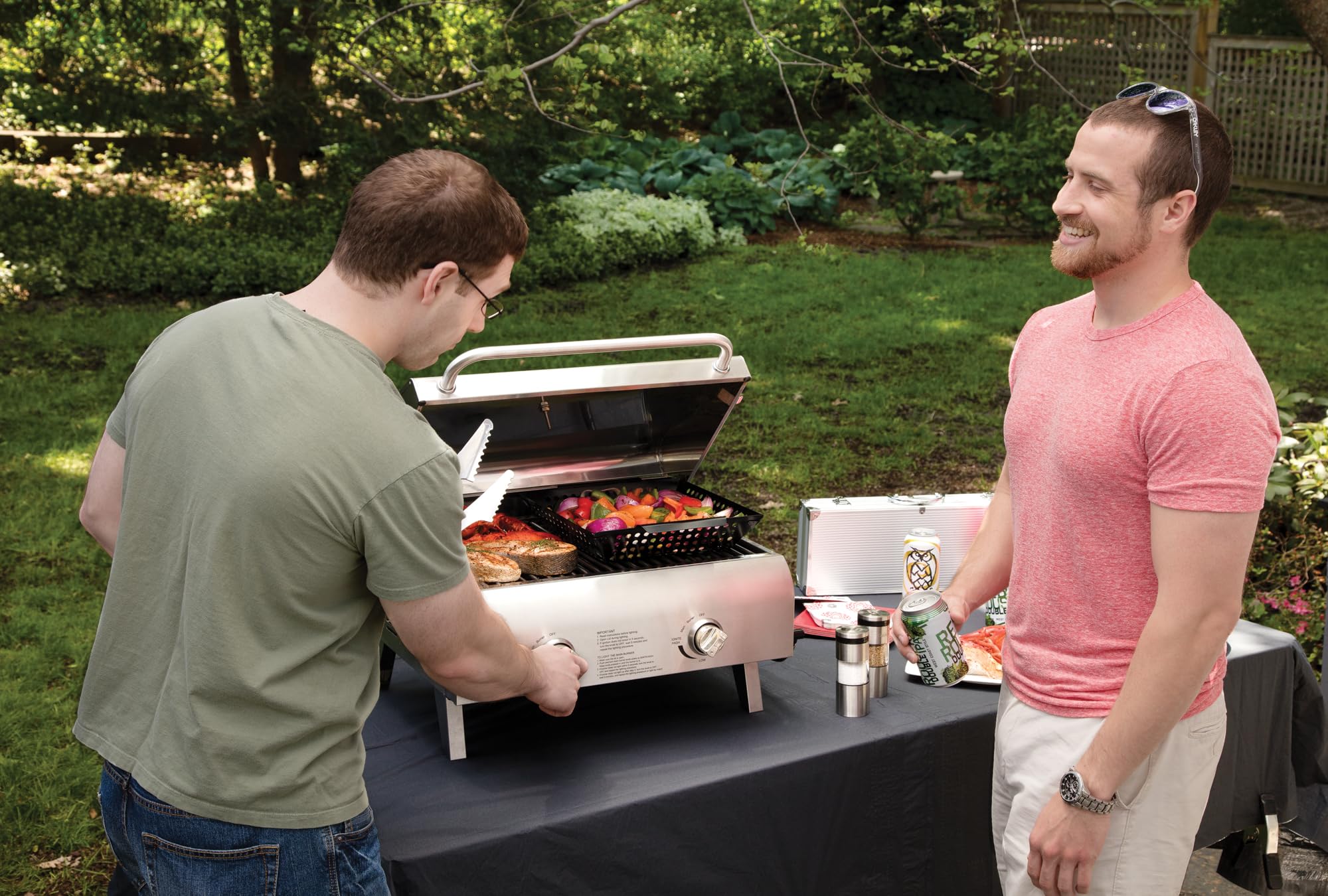cuisinart-cgg-306-chef-s-style-tabletop-portable-propane-grill-20-000-btu-2-burn image 7