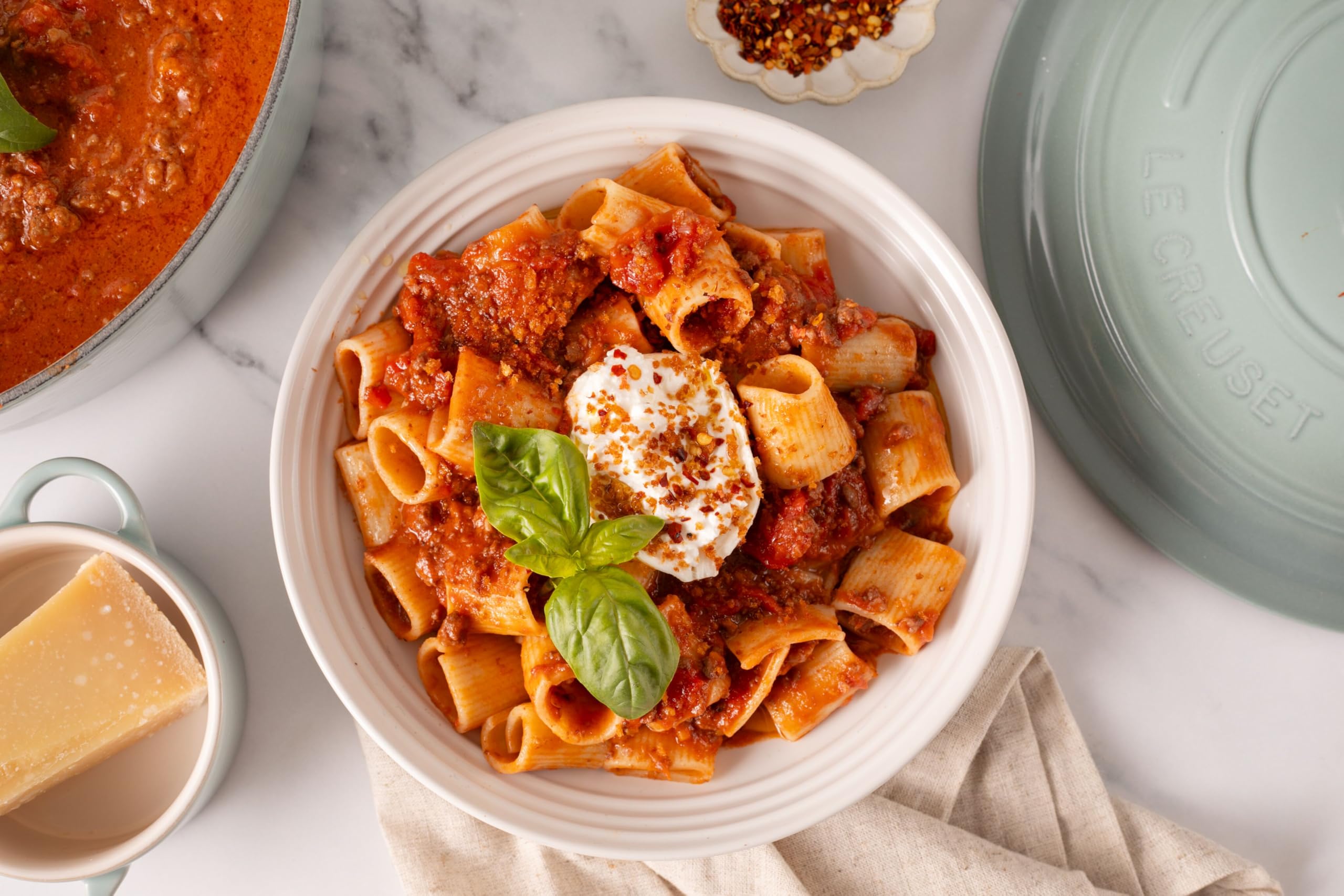 le-creuset-stoneware-set-of-4-pasta-bowls-8-5-each-white-premium-dinnerware-for- image 8