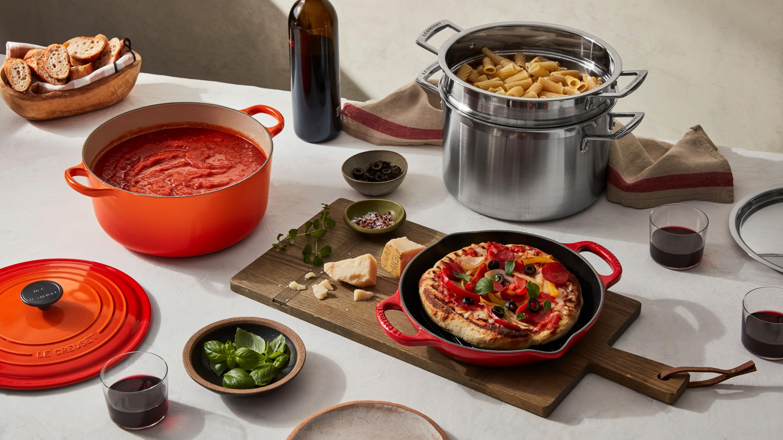 le-creuset-signature-deep-round-grill-9-75-cerise image 8