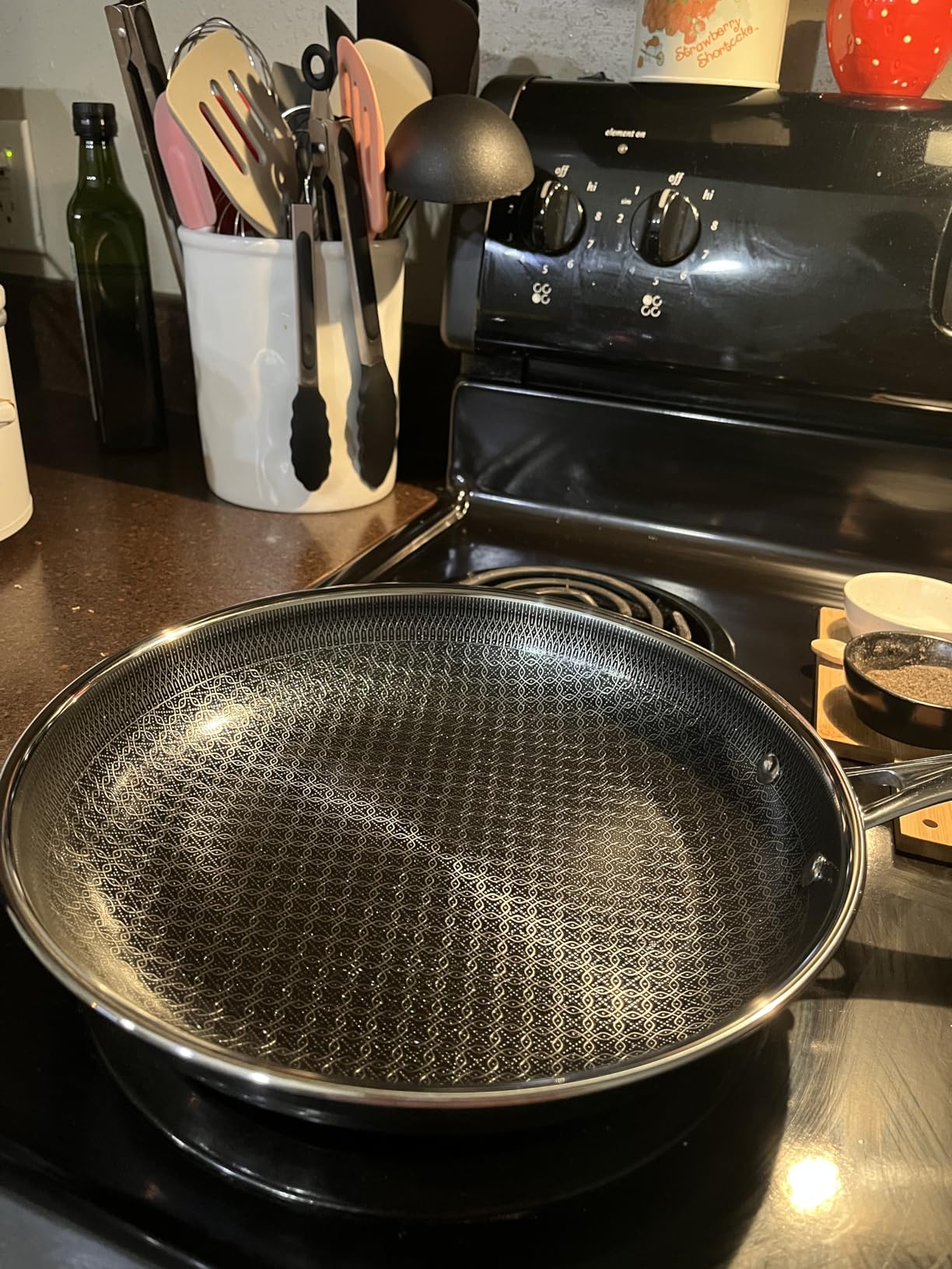 Works well, but arrived with a scratch