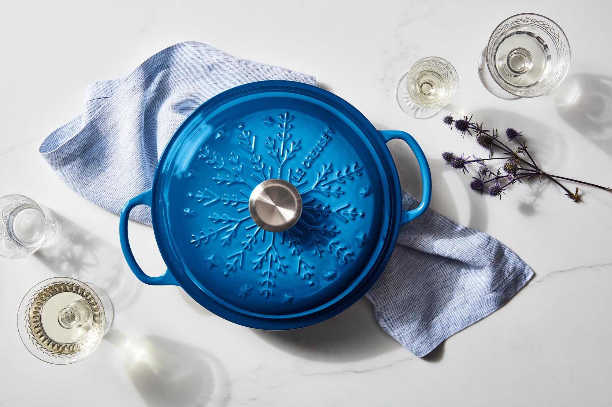 le-creuset-no-l-collection-signature-enameled-cast-iron-snowflake-braiser-2-25-q image 5
