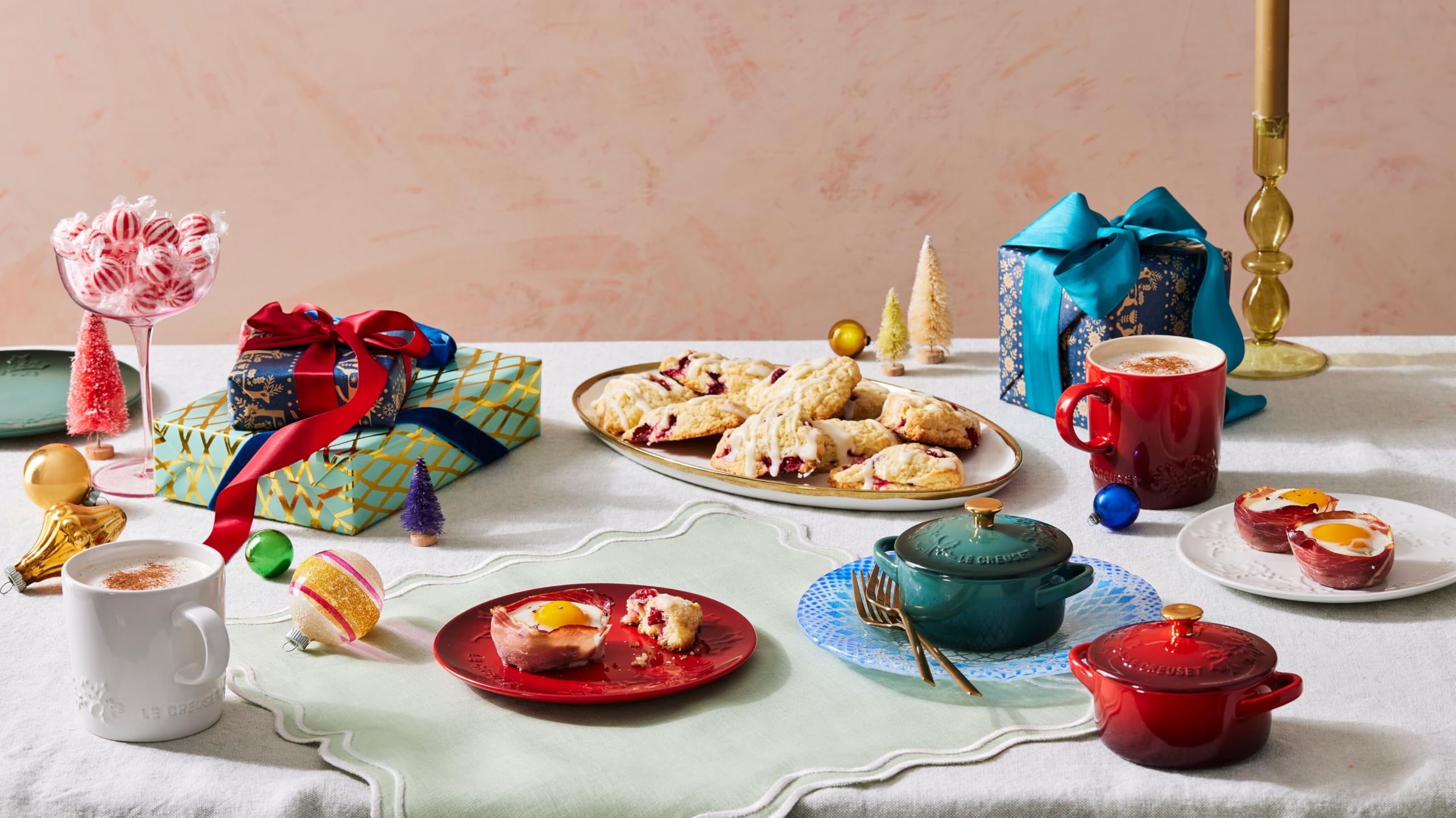 le-creuset-stoneware-holly-collection-dessert-plate-7-artichaut-green-festive-st image 6