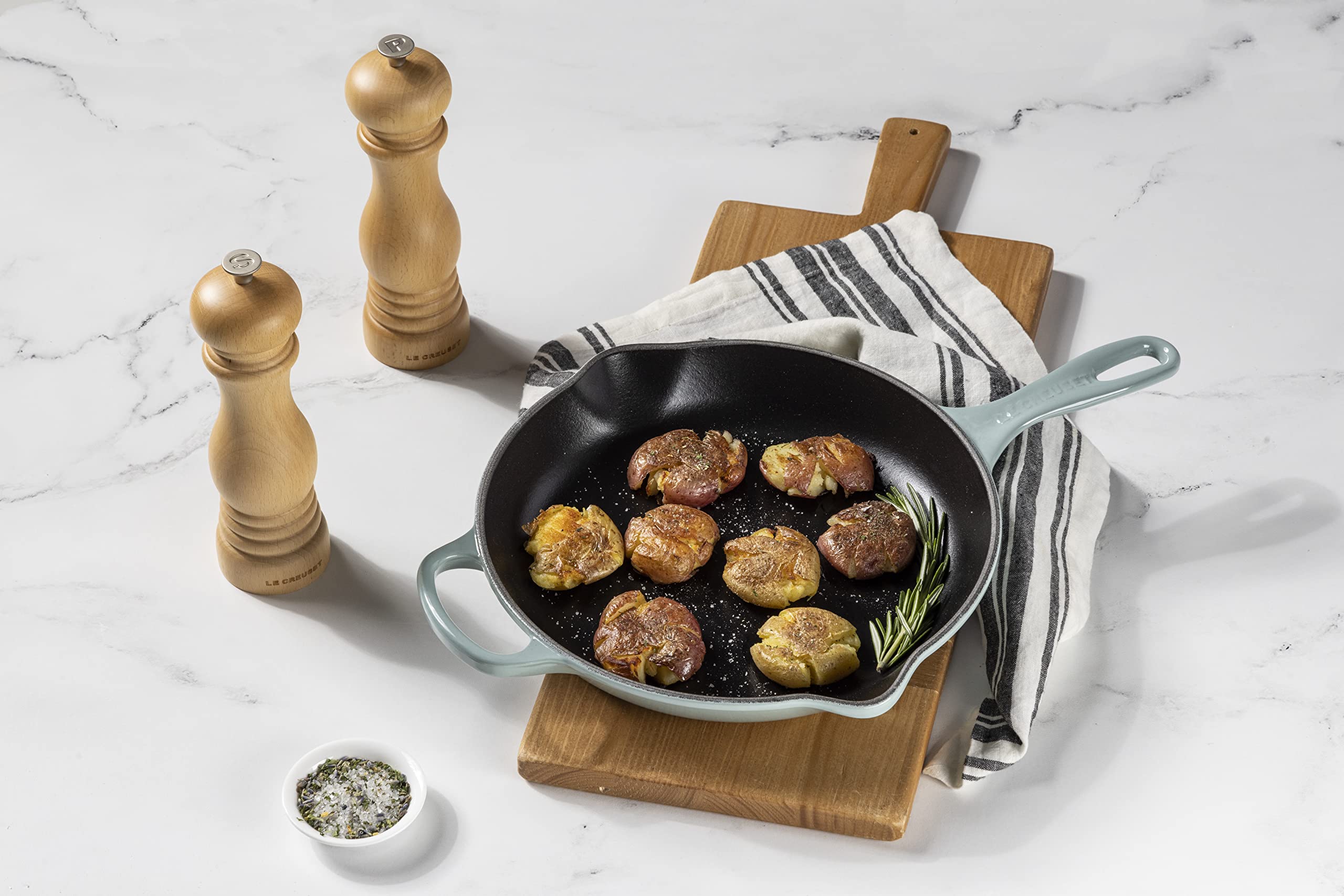 le-creuset-enameled-cast-iron-signature-iron-handle-skillet-9-shallot image 6