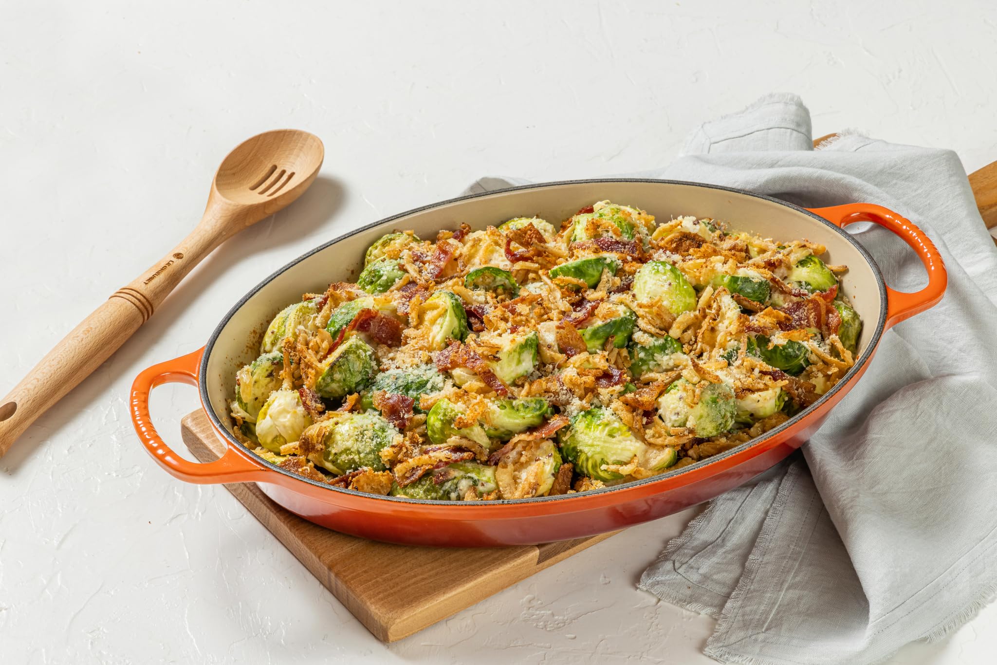 le-creuset-enameled-cast-iron-signature-oval-baker-3-qt-olive image 5