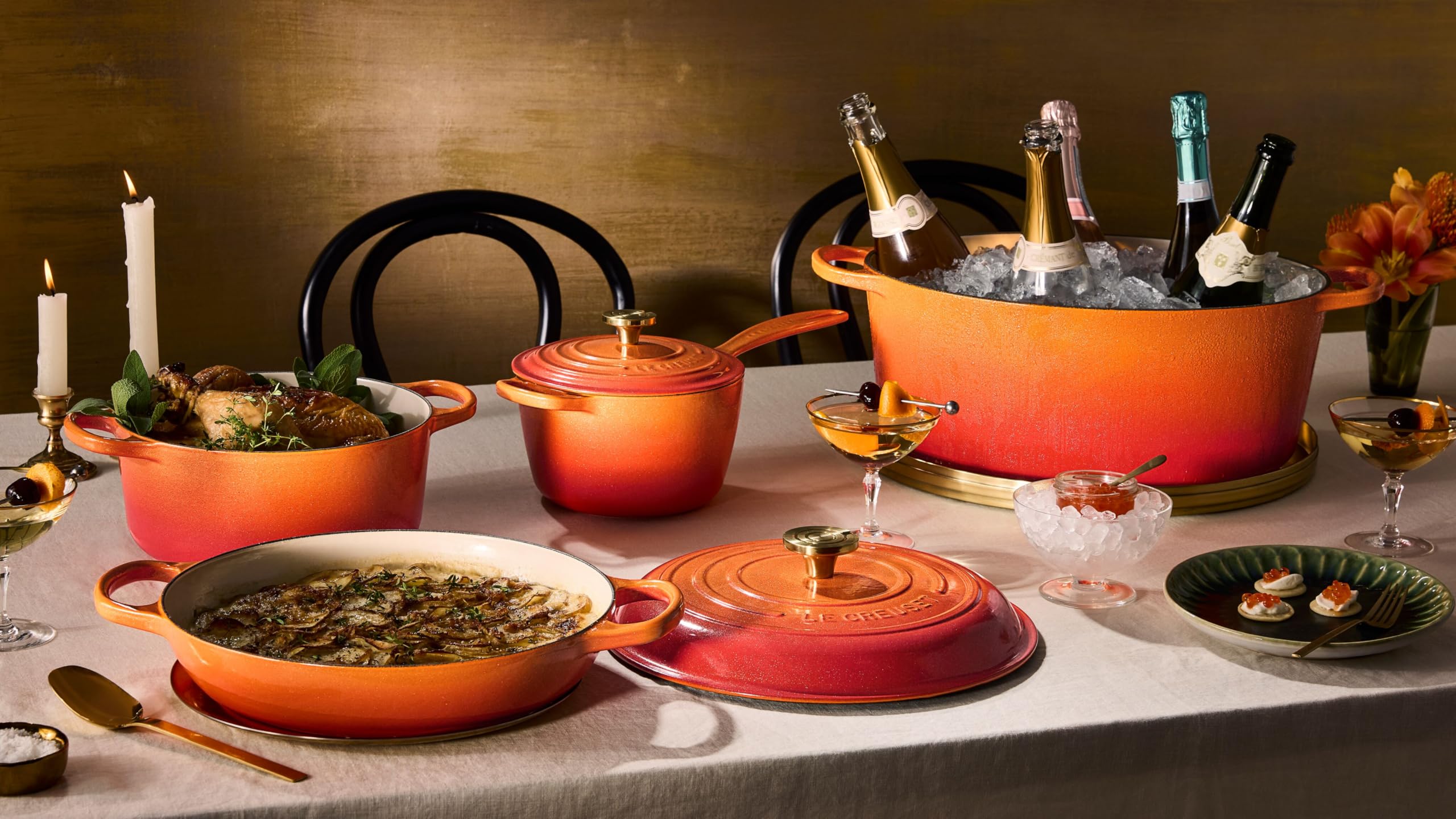le-creuset-enameled-cast-iron-signature-round-saucepans-2-25-qt-flamme-doree-wit image 8