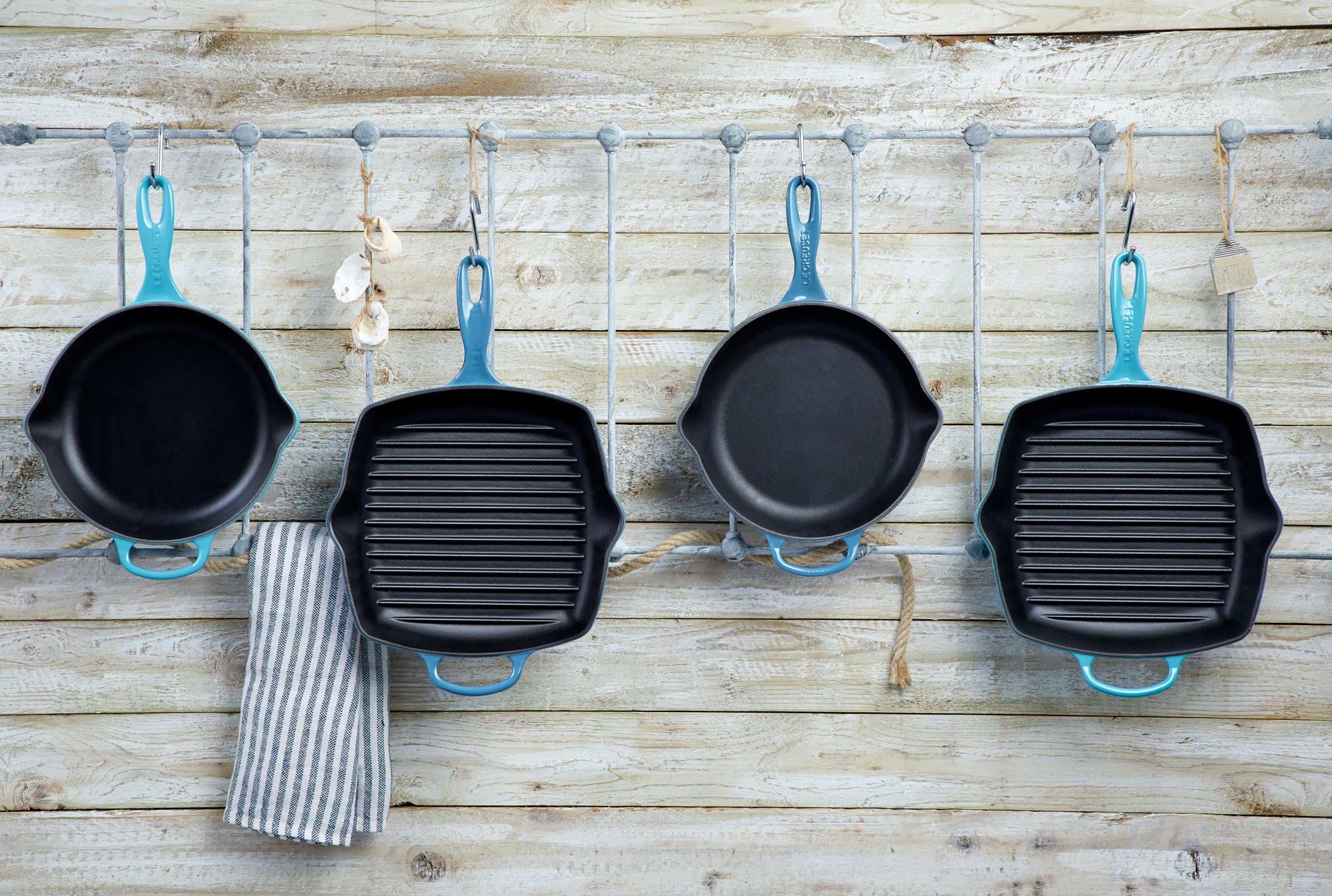 le-creuset-signature-iron-handle-skillet-10-25-inch-caribbean-enameled-cast-iron image 8