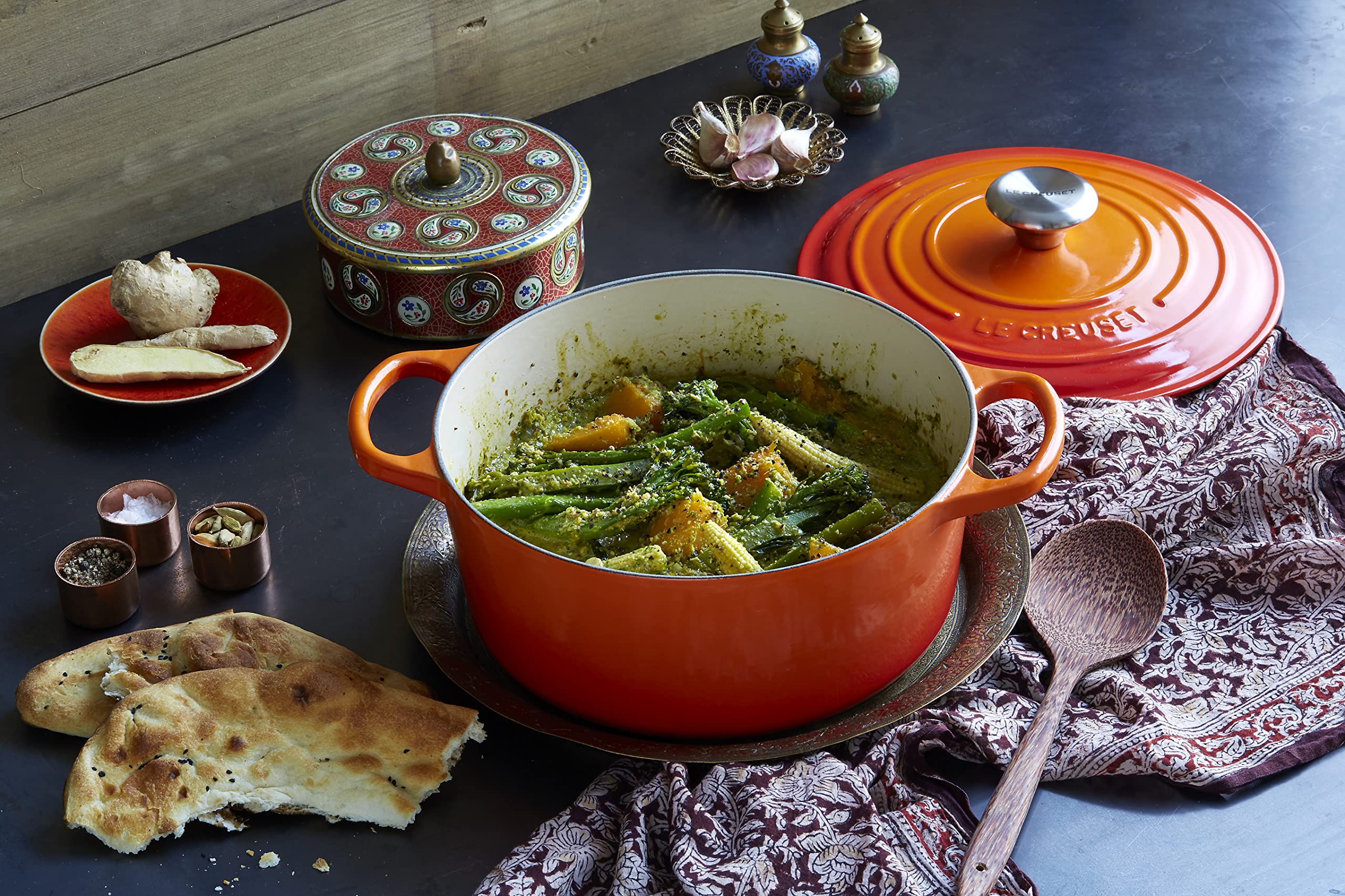 le-creuset-enameled-cast-iron-signature-round-dutch-oven-3-5-qt-flame image 6