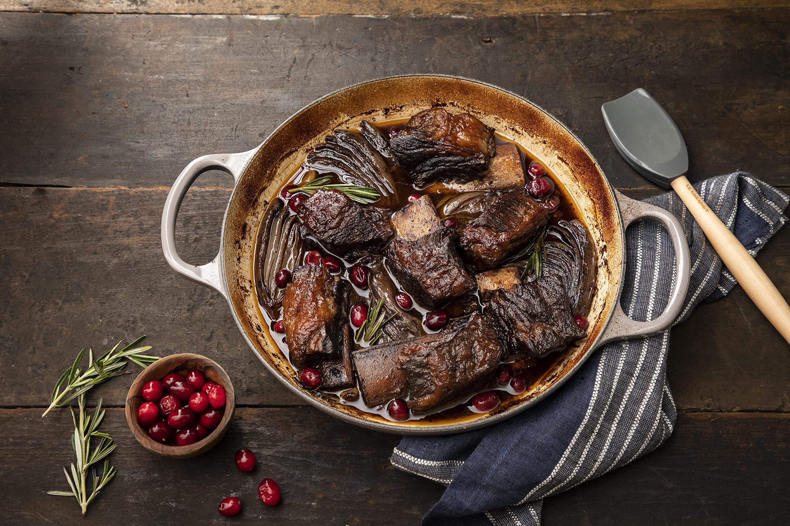 le-creuset-enameled-cast-iron-signature-braiser-1-5-qt-oyster image 6