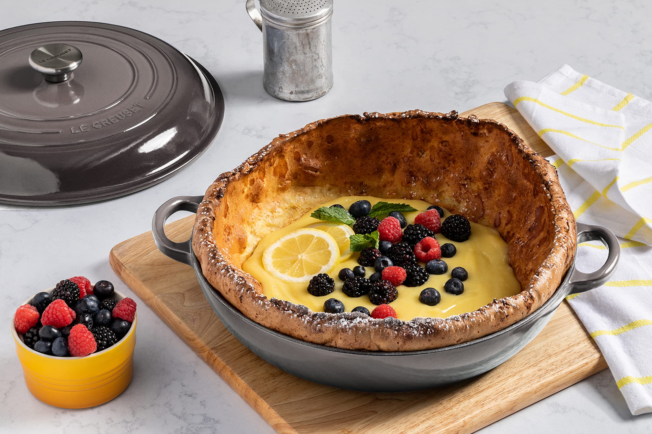 le-creuset-enameled-cast-iron-signature-braiser-1-5-qt-oyster image 5
