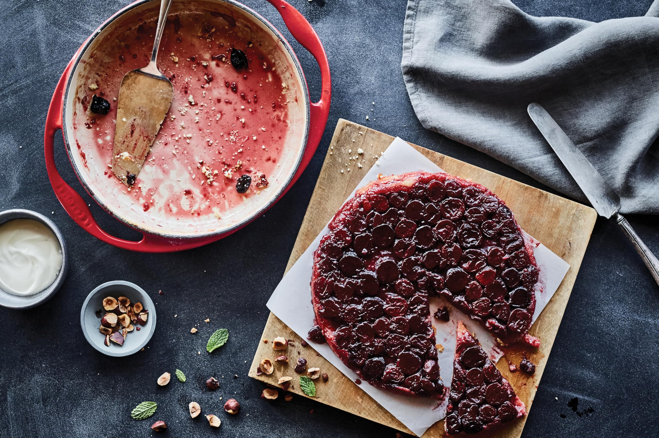 le-creuset-heritage-tarte-tatin-dish-2-quart-cerise image 5