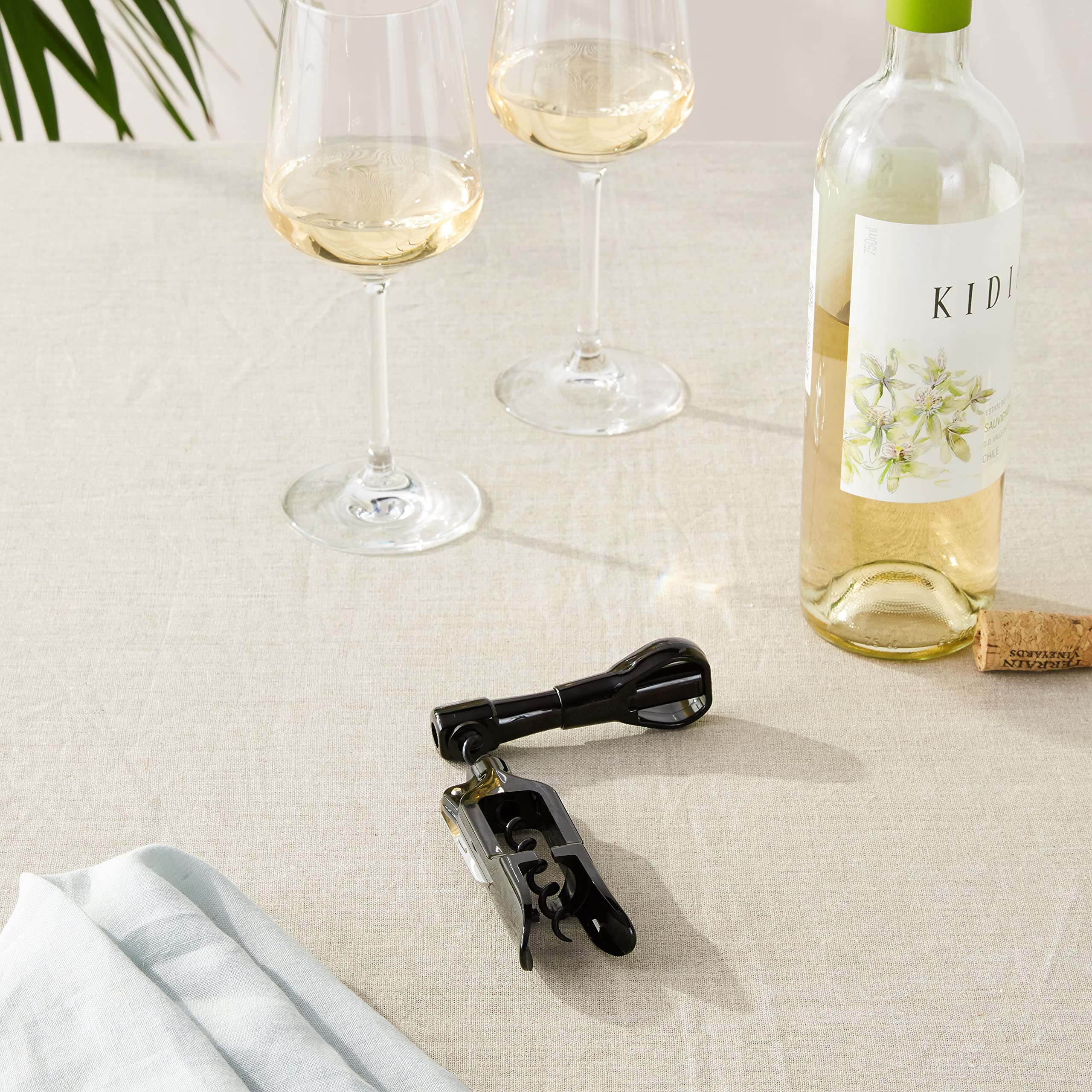 le-creuset-original-pocket-corkscrew-6-inch-black image 4