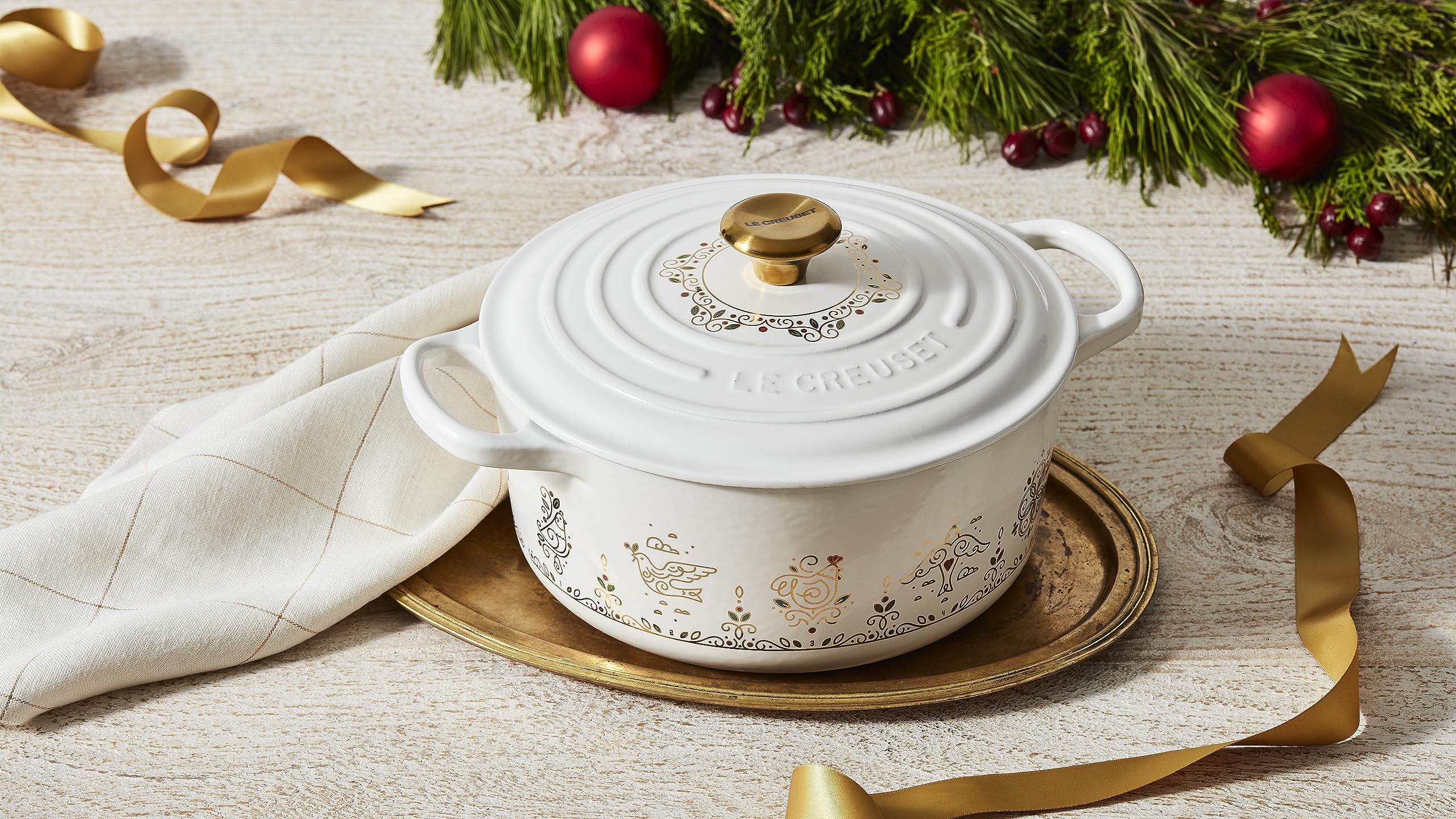 le-creuset-no-l-collection-enameled-cast-iron-12-days-of-christmas-round-dutch-o image 4