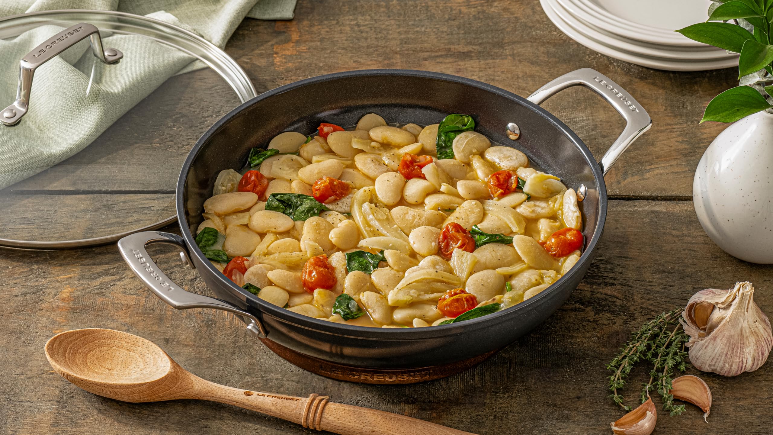 le-creuset-essential-non-stick-ceramic-braiser-with-glass-lid-3-5-qt-induction-c image 5