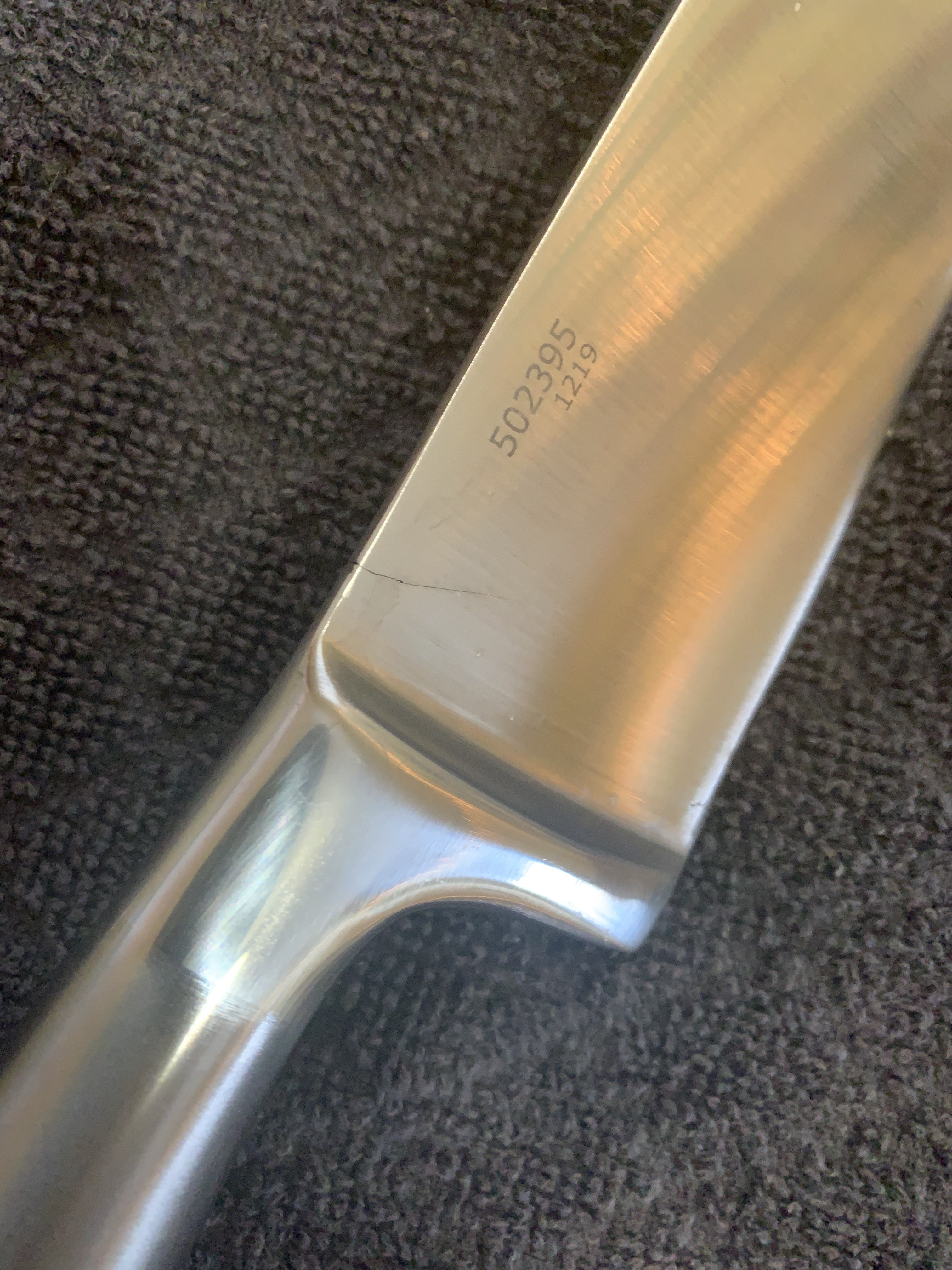 Good grip, average edge retention
