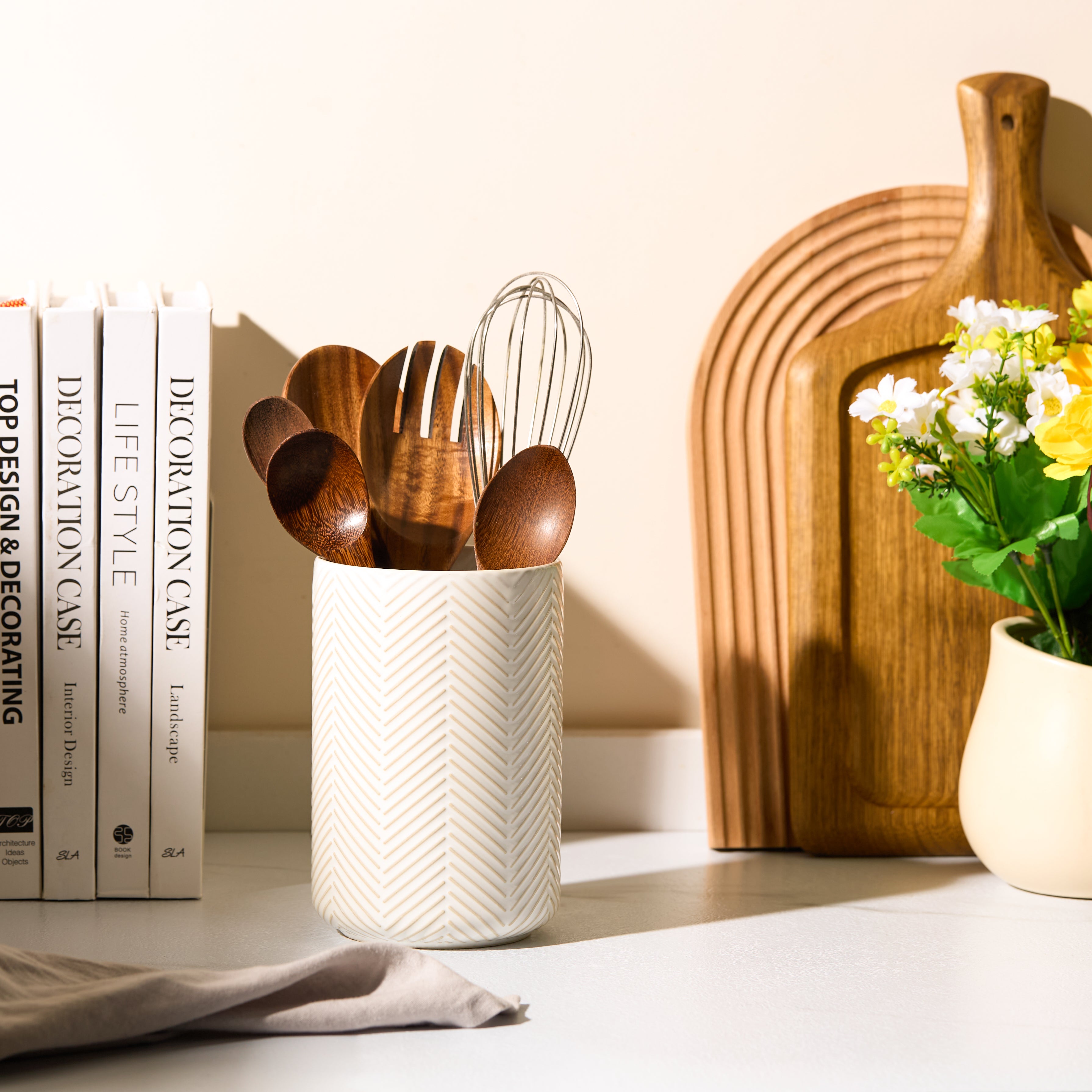 kook-narbonne-collection-embossed-ceramic-storage-containers-with-bamboo-lids-se image 4