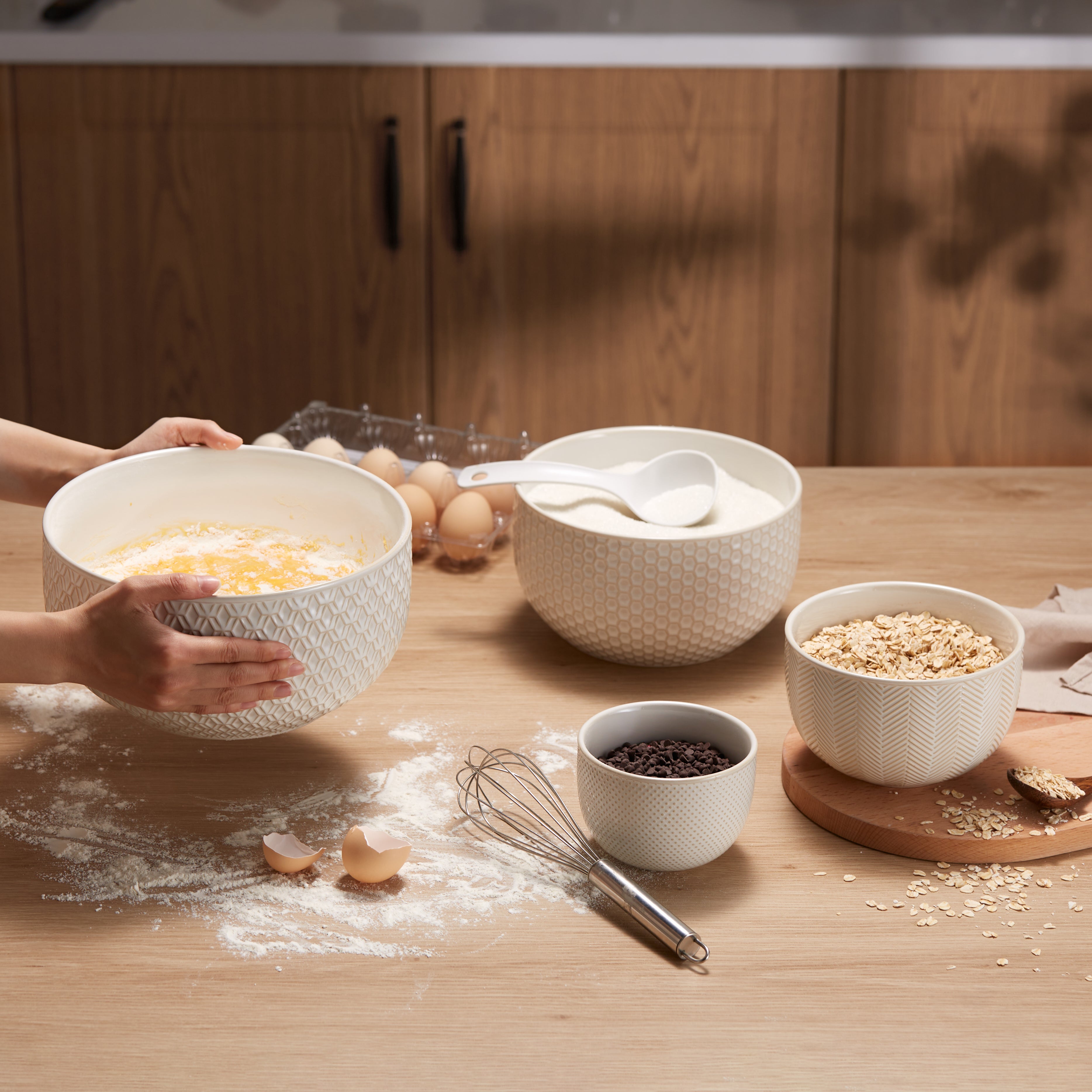 kook-narbonne-nesting-bowls-20-44-98-145-oz-set-of-4-cream-stoneware-with-copper image 3