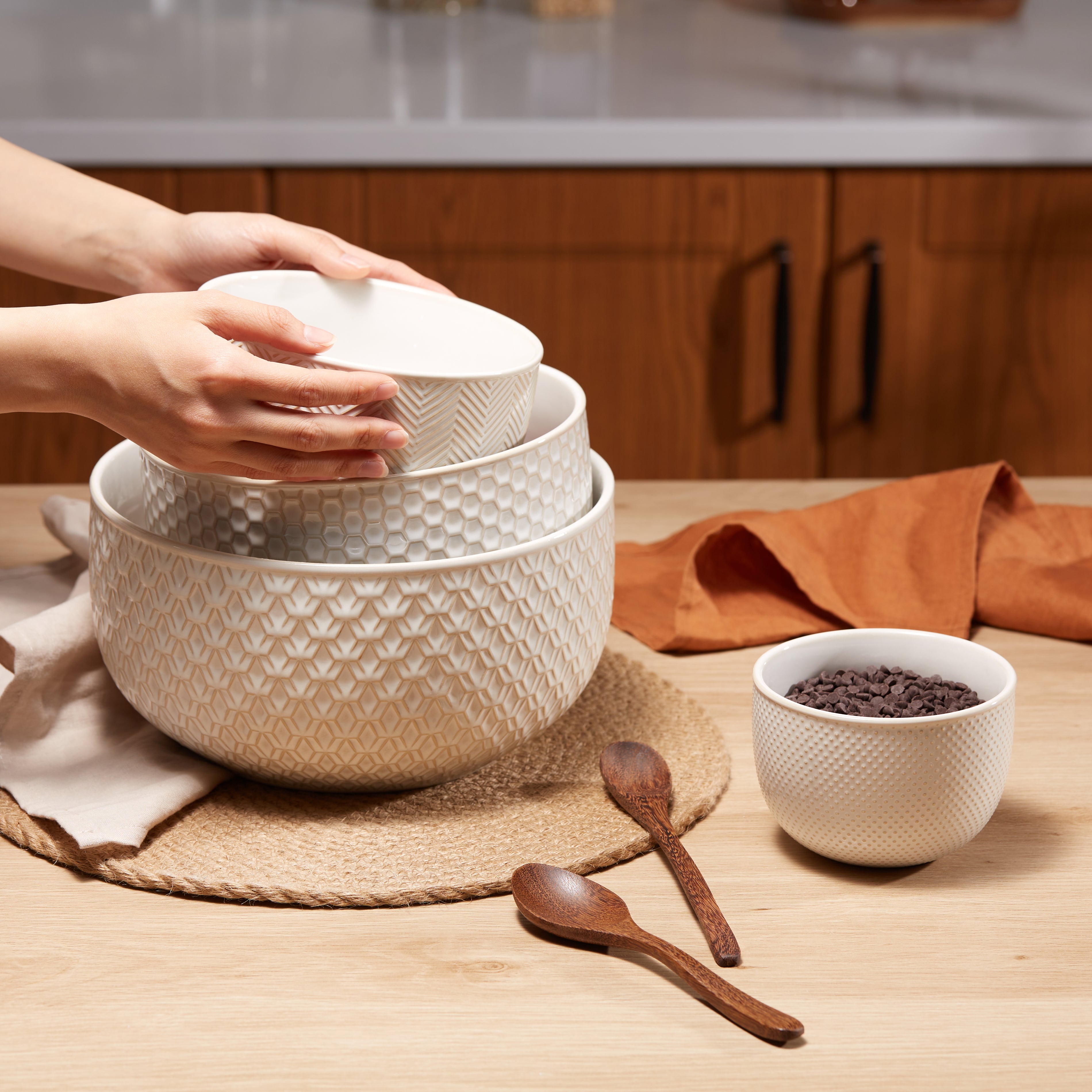 kook-narbonne-nesting-bowls-20-44-98-145-oz-set-of-4-cream-stoneware-with-copper image 2