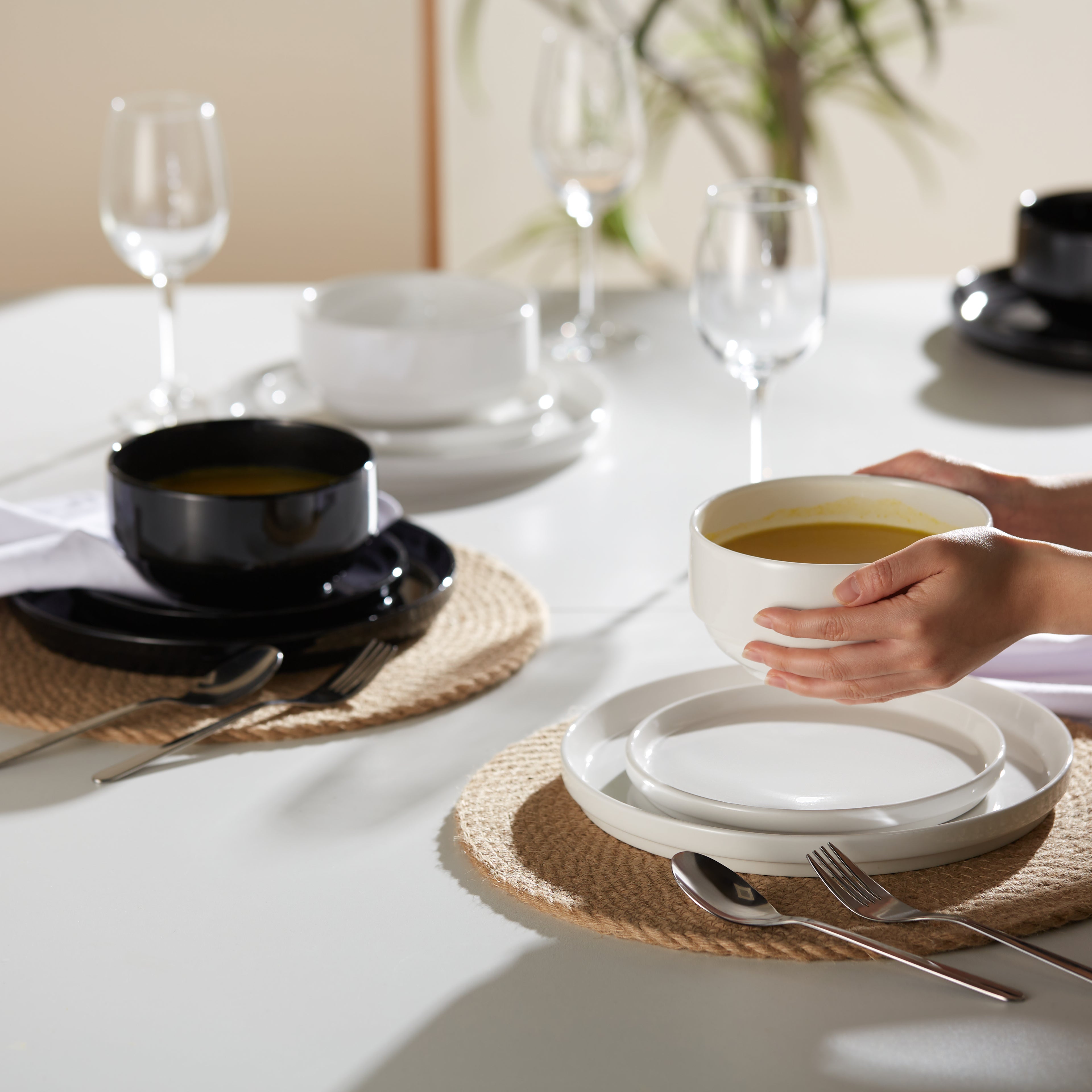 kook-cambridge-classics-12-piece-ceramic-dinnerware-set-service-for-4 image 3