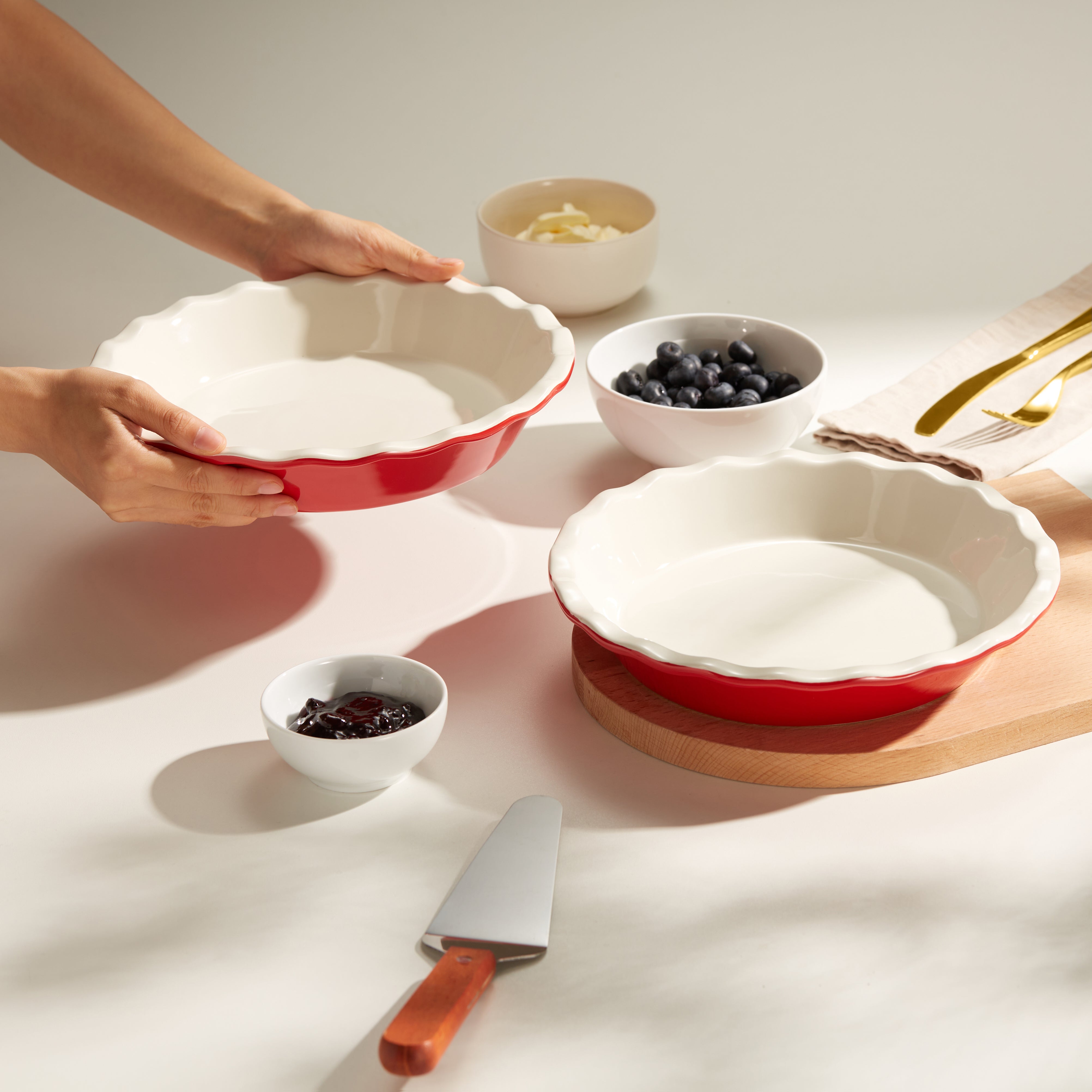 kook-ceramic-deep-pie-dish-with-wave-edge-9-inch-durable-glossy image 2
