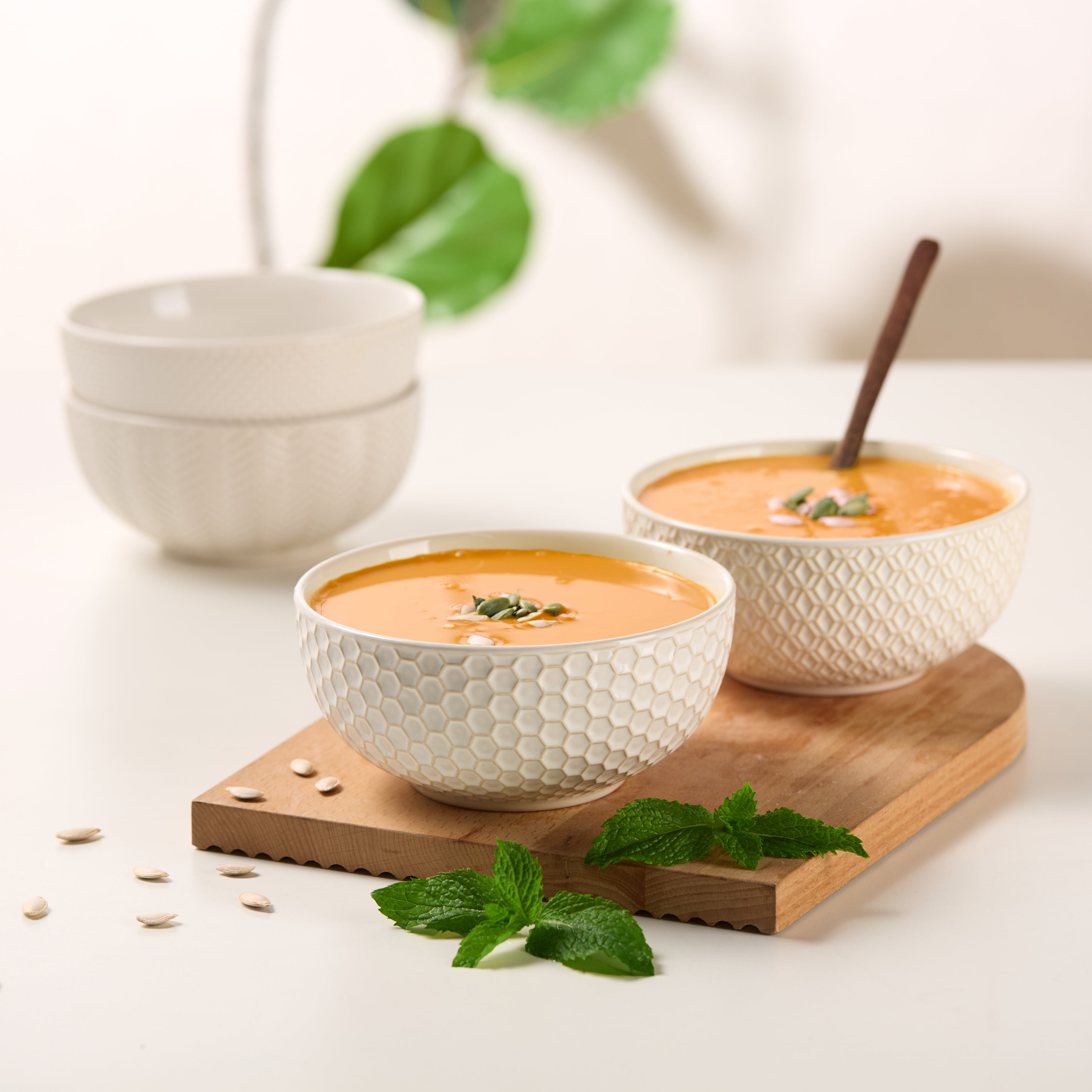kook-narbonne-collection-soup-bowls-24-oz-set-of-4-ivory-stoneware-with-geometri image 2